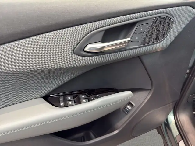 Audi Q3 view 15