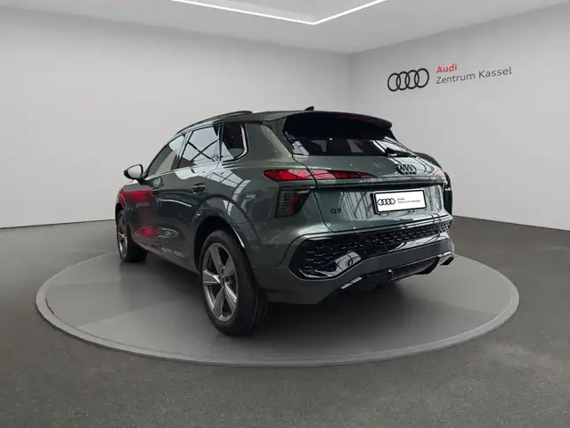 Audi Q3 view 4