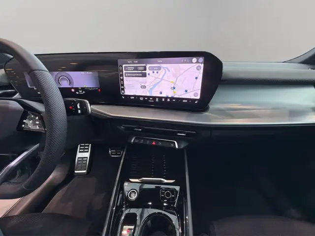 Audi Q3 view 14
