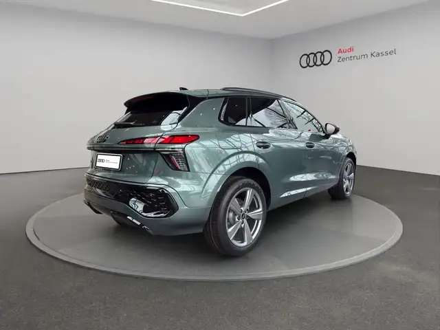 Audi Q3 view 6