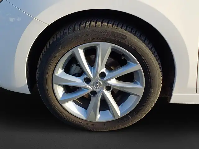 Opel Corsa view 8