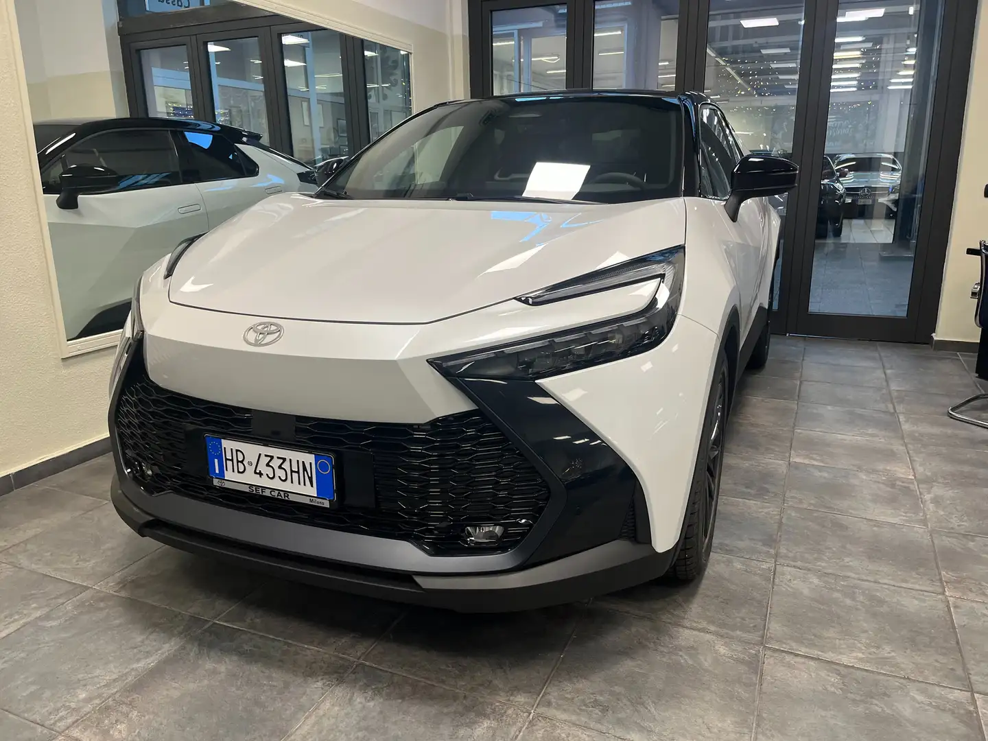 Toyota C-HR C-HR II 2023 1.8 hev Lounge fwd e-cvt Blanc - 1