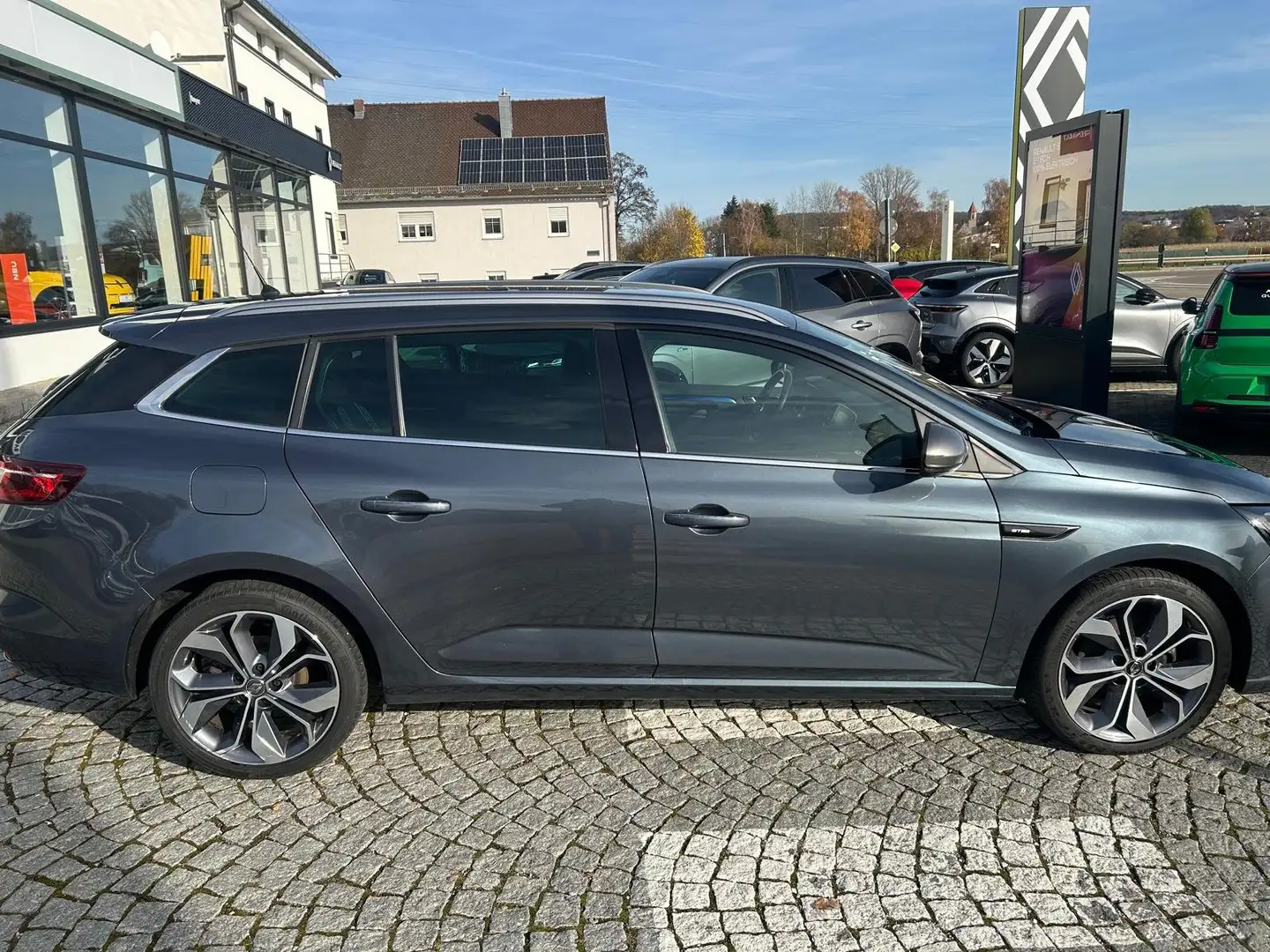 Renault Megane IV Grandtour GT-Line TCe 160 Grau - 2