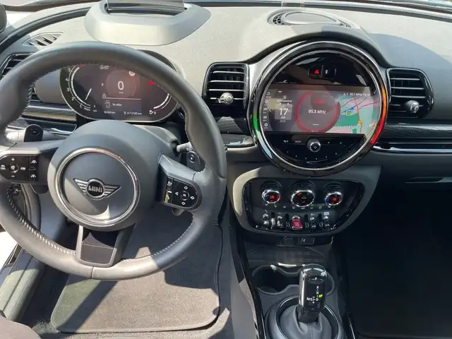 Mini Clubman view 11