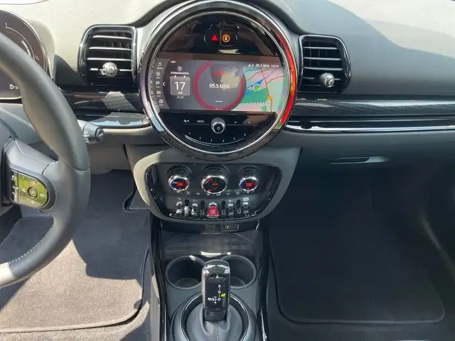 Mini Clubman view 12