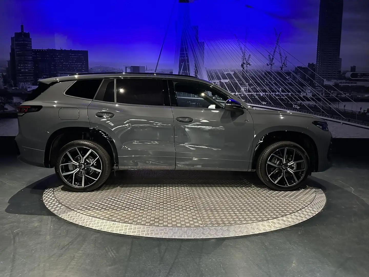 Volkswagen Tayron 1.5 eHybrid R-Line Edition *Pano*Keyless*BlackStyl Grau - 2