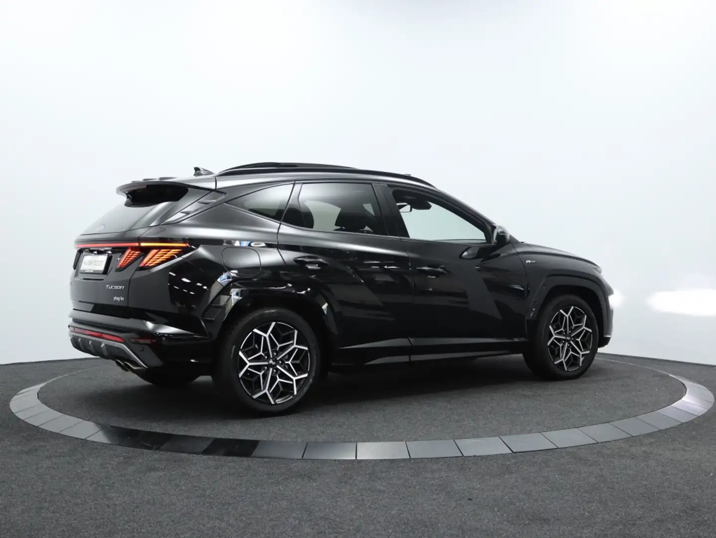 Hyundai TUCSON 1.6 T-GDI N-Line Plug-In Hybrid 4WD 265 PK | Panod Zwart - 2