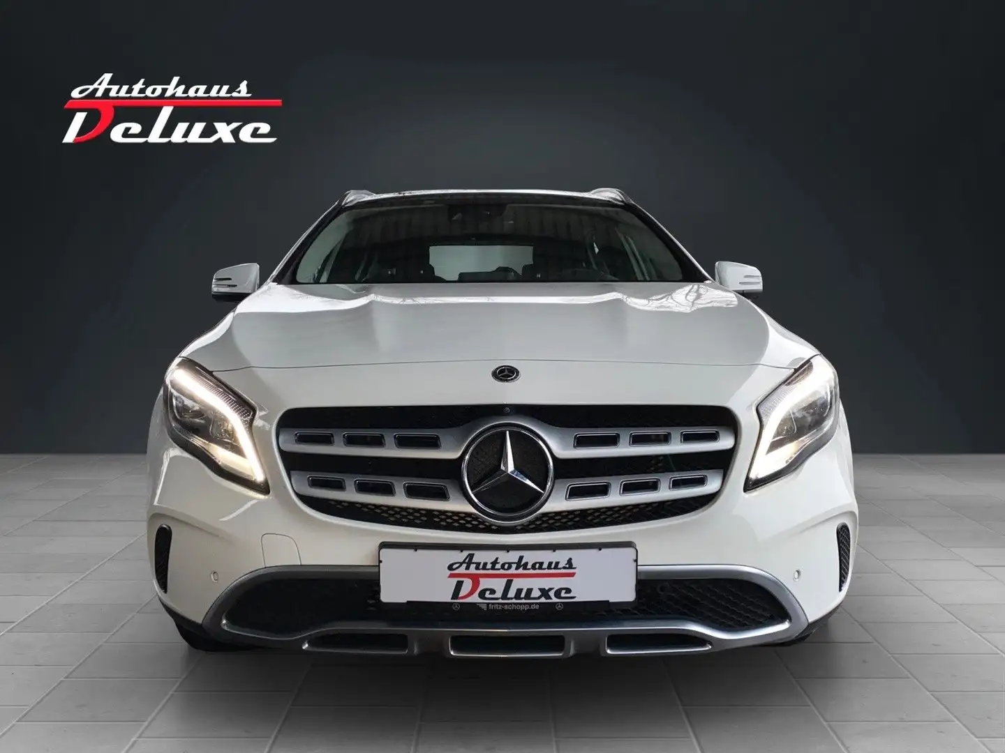 Mercedes-Benz GLA 180 URBAN NAVI-360°KAMERA-PANORAMA-LED-AHK Wit - 2