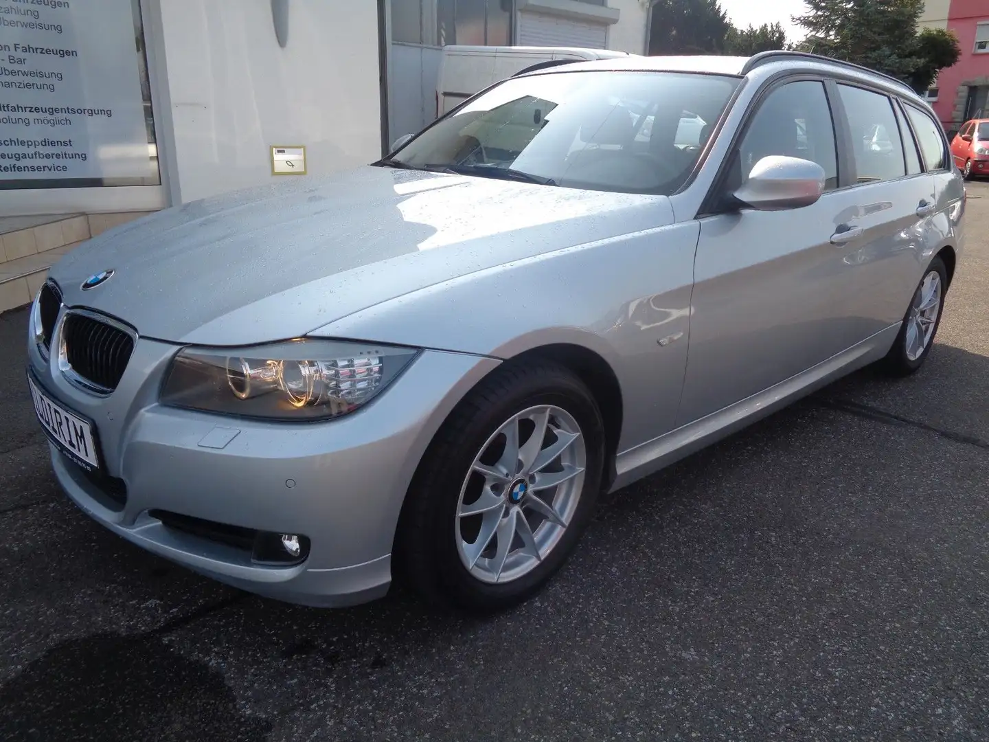 BMW 320 d **Automatik~XENON** ~ Silber - 1