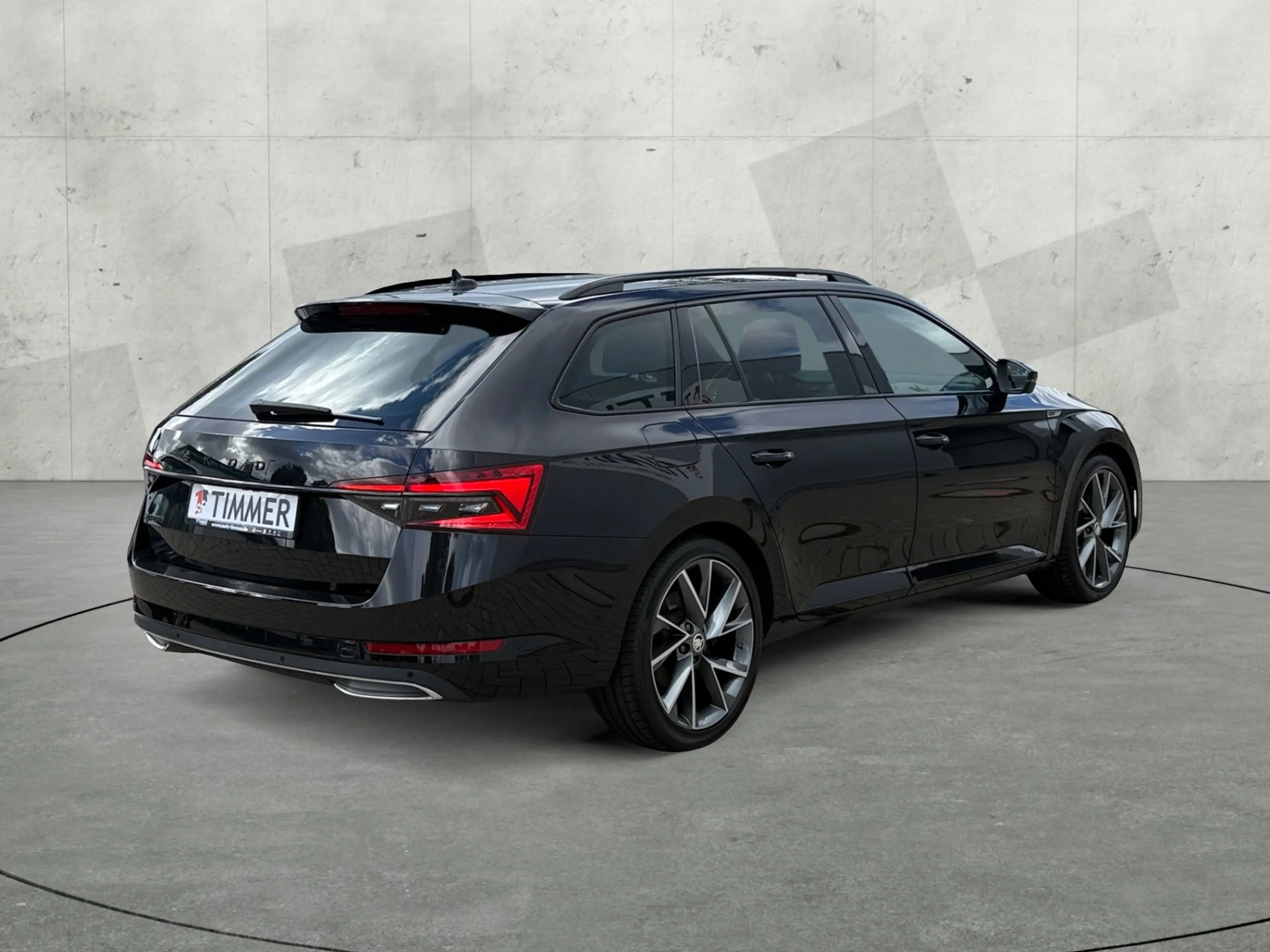 Skoda Superb Combi 2.0 TDI DSG SPORTLINE +AHK +360° +STHZ +MAT — photo 6