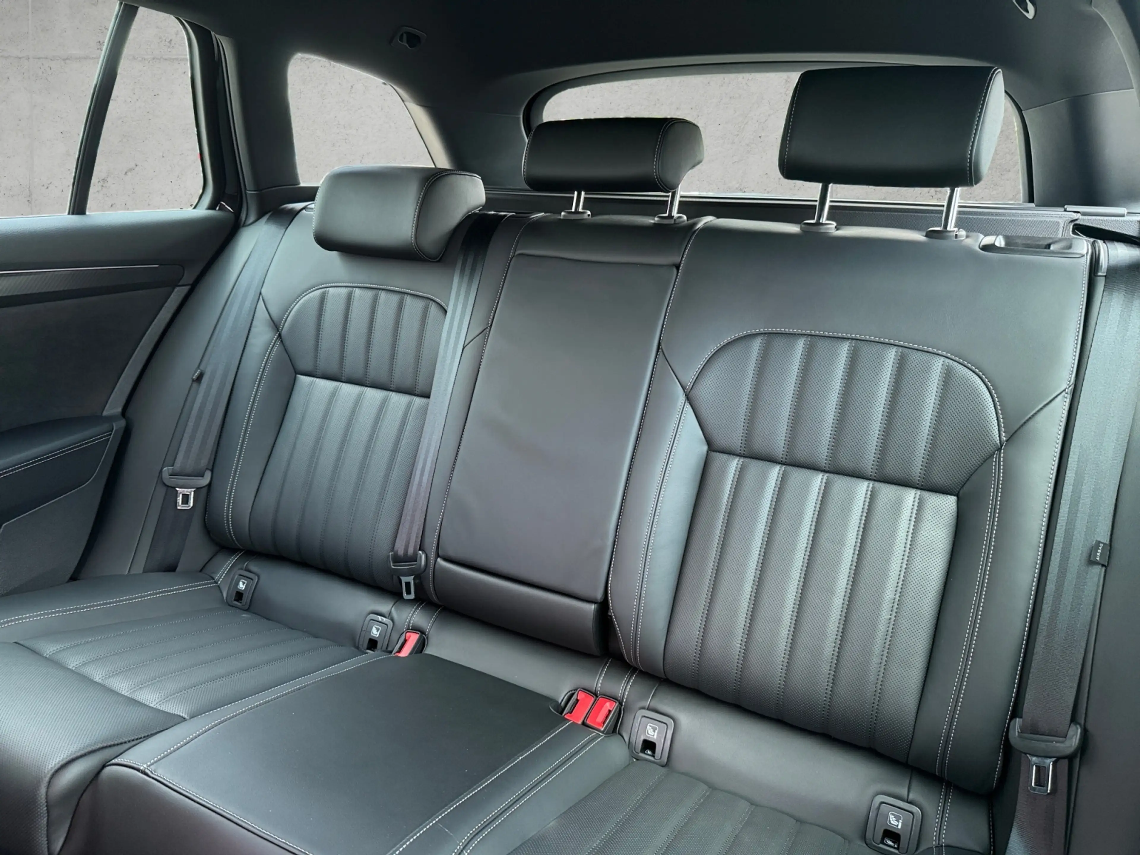 Skoda Superb Combi 2.0 TDI DSG SPORTLINE +AHK +360° +STHZ +MAT — photo 14