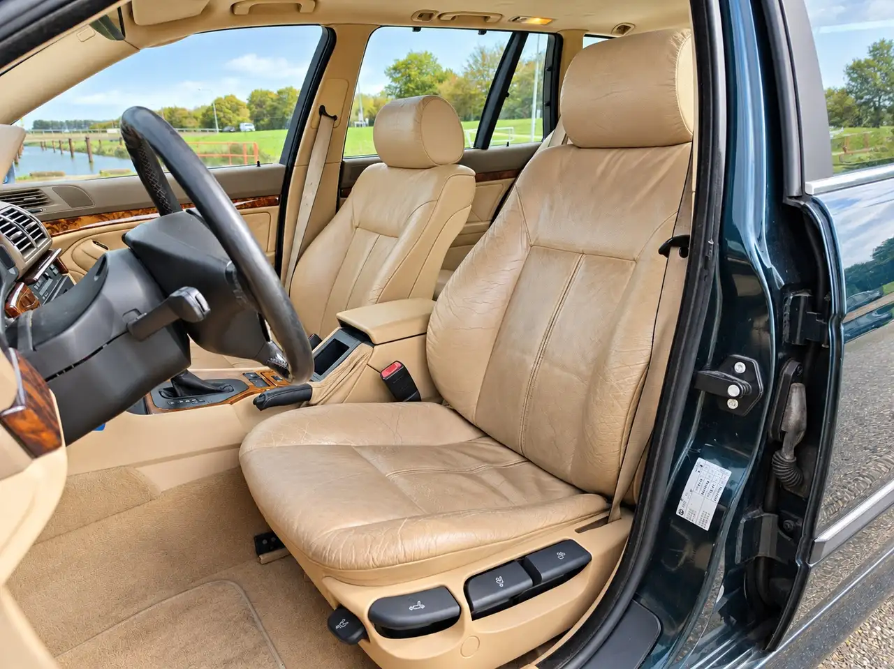 BMW 528 5-serie Touring 528i, foto 3
