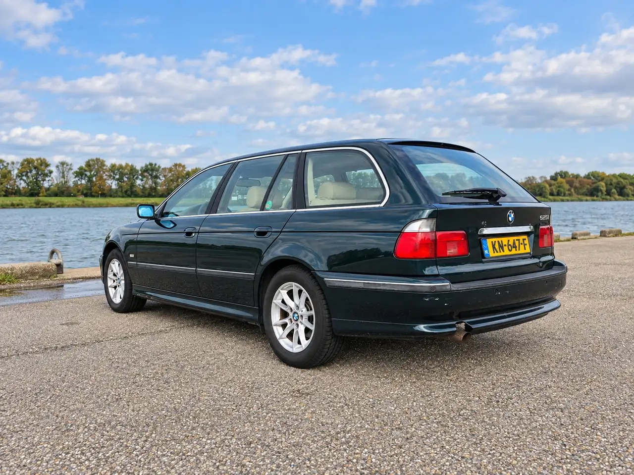 BMW 528 5-serie Touring 528i, foto 2