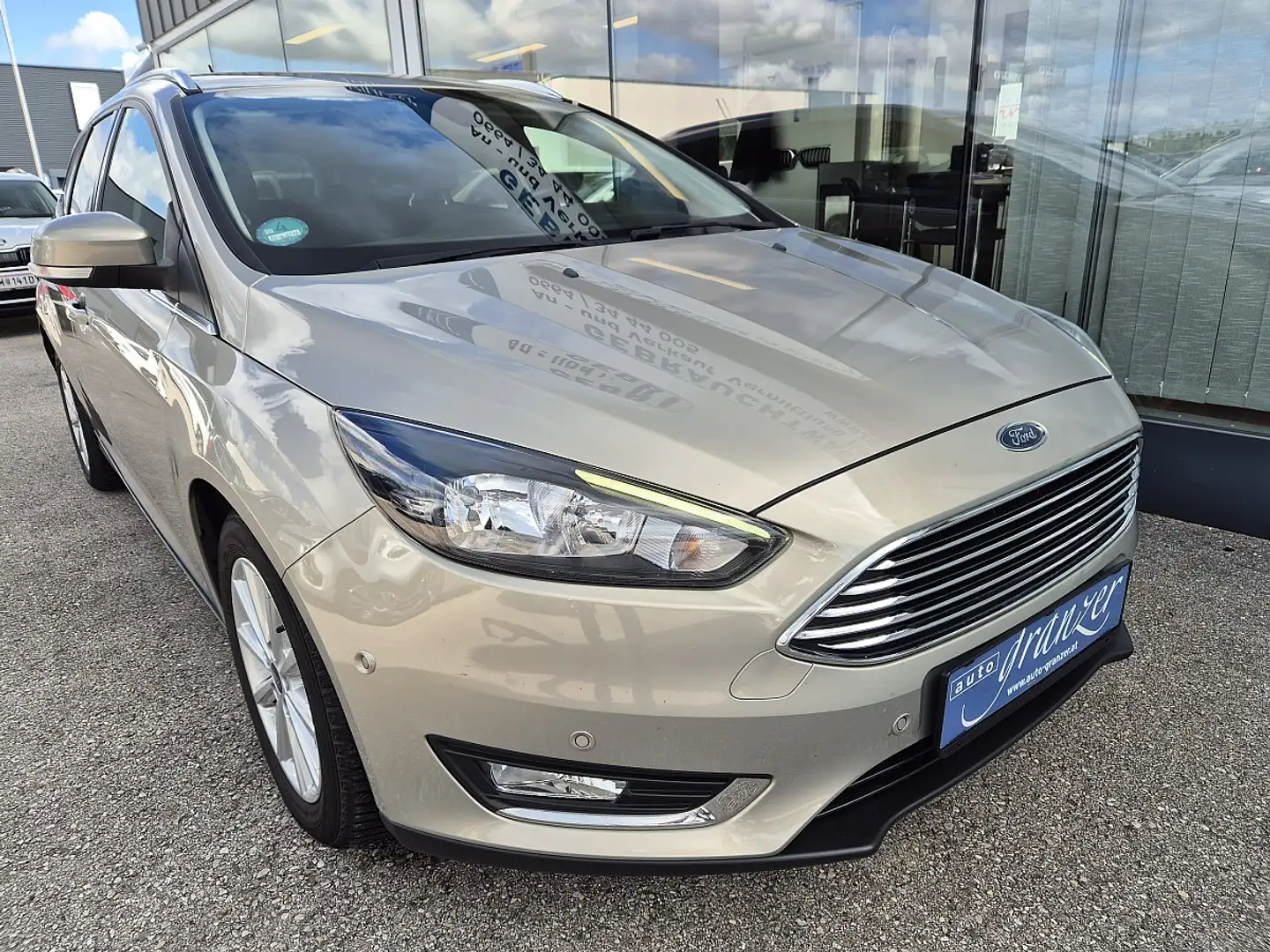Ford Focus Traveller 1,0 EcoBoost Trend Edition Beige - 2