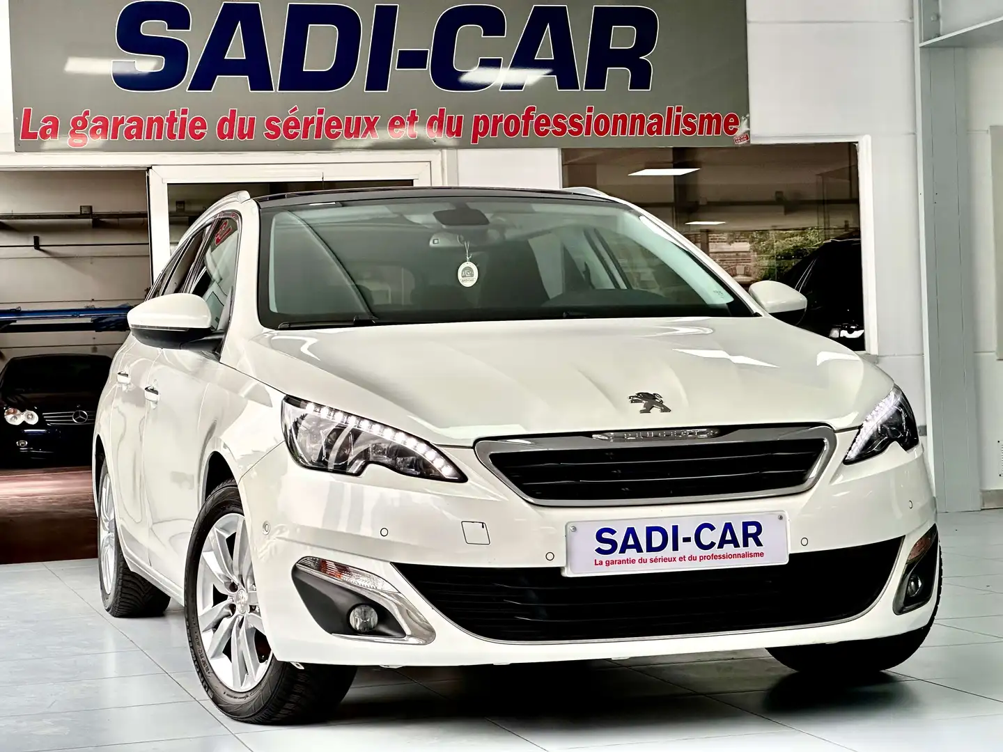 Peugeot 308 SW - 2.0 BlueHDi 150cv Allure STT Blanc - 1