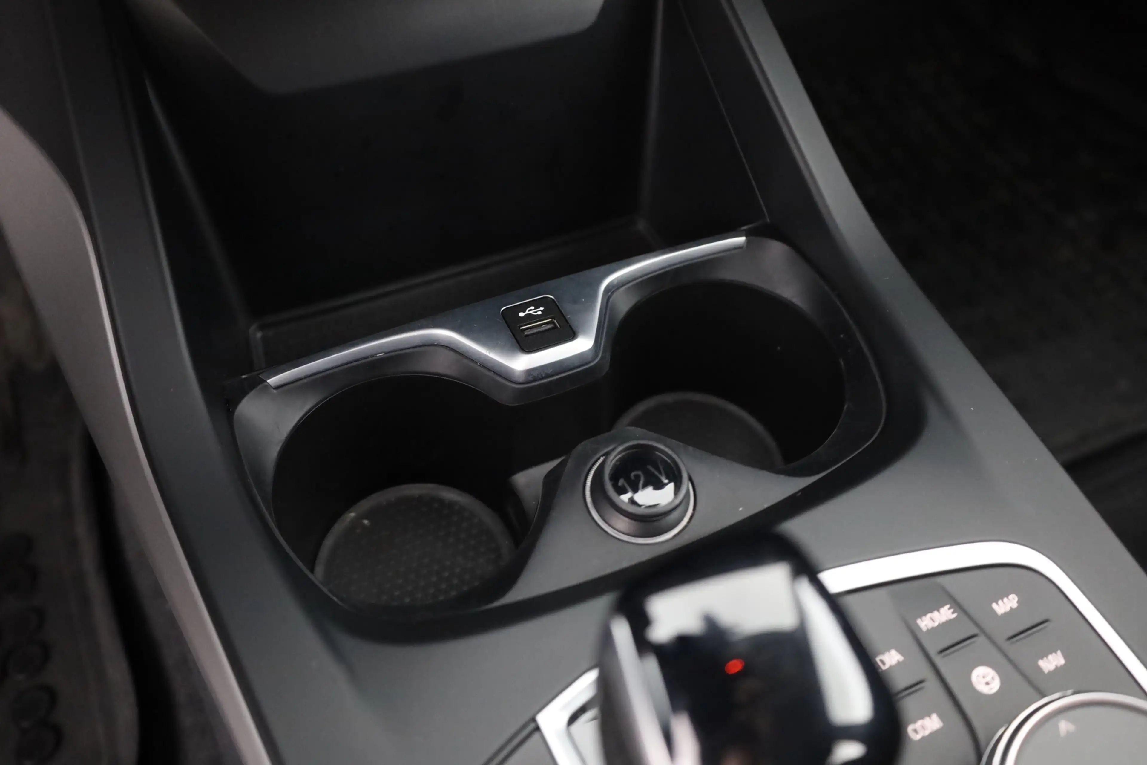 BMW 118 118i Advantage Aut. LED Navi Sitzheizung — photo 13