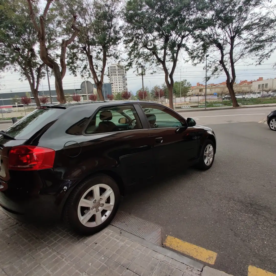 Audi A3 1.6TDI Attraction Noir - 2