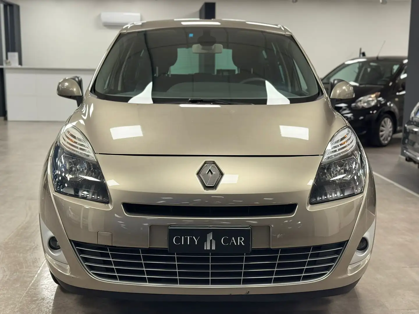 Renault Grand Scenic 1.6 16v Dynamique ***7 POSTI*** Beige - 2