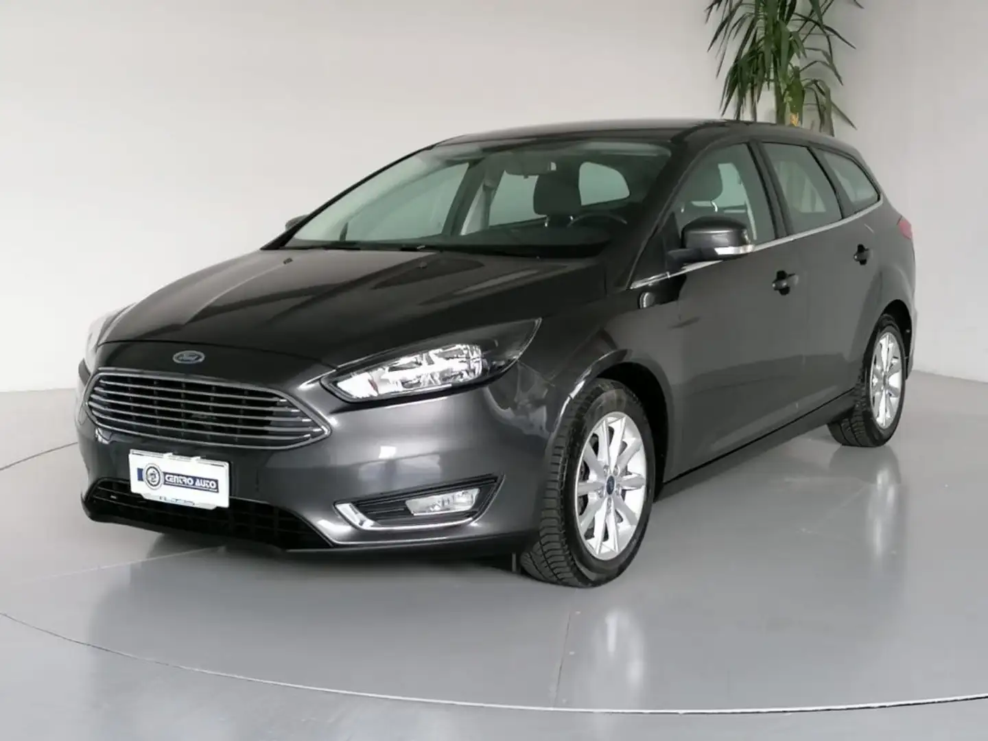 Ford Focus 1.6 120 CV GPL SW Titanium Grijs - 1