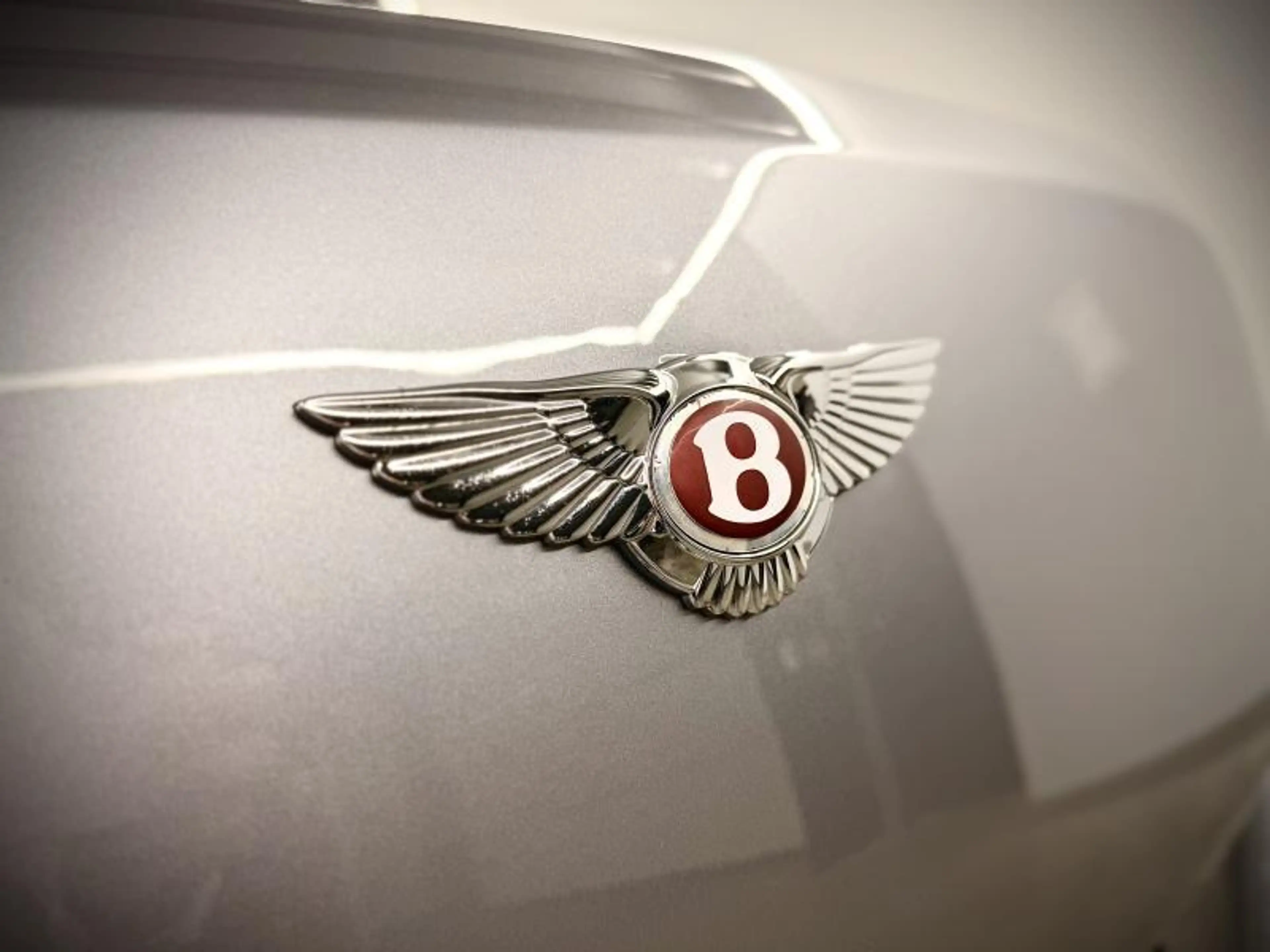 Bentley Continental GT V8 — photo 7