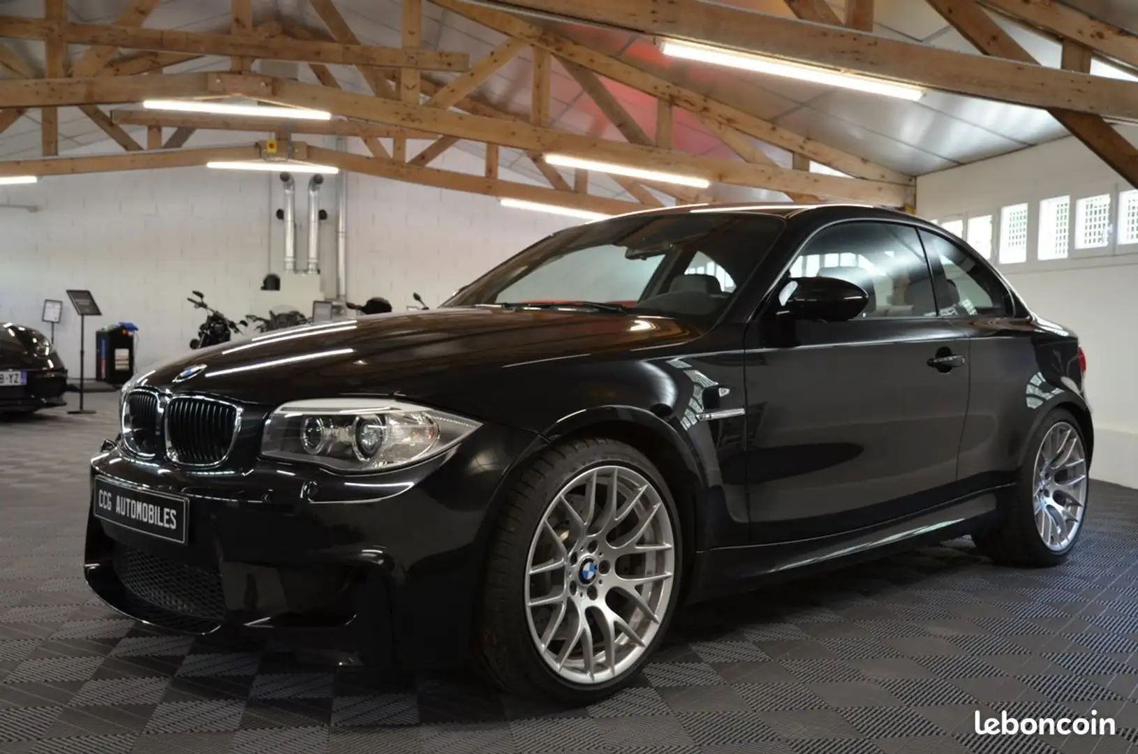 BMW M1 1M Zwart - 1
