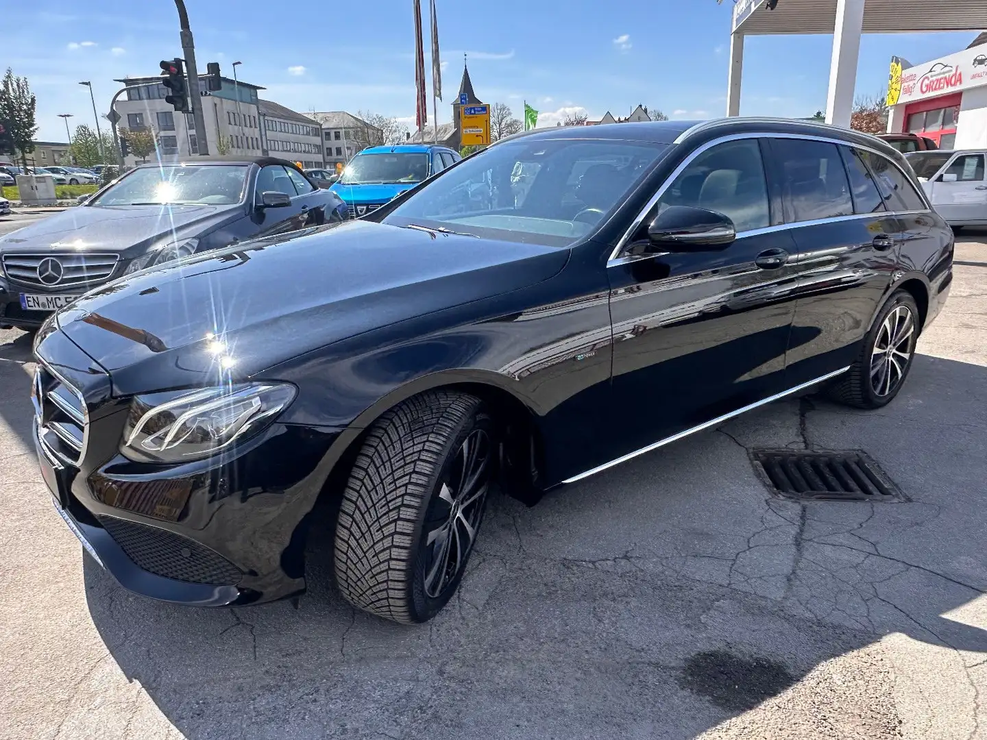 Mercedes-Benz E 300 E -Klasse T-Modell E 300 de *Kam*PDCs*PANO*LED* Noir - 1