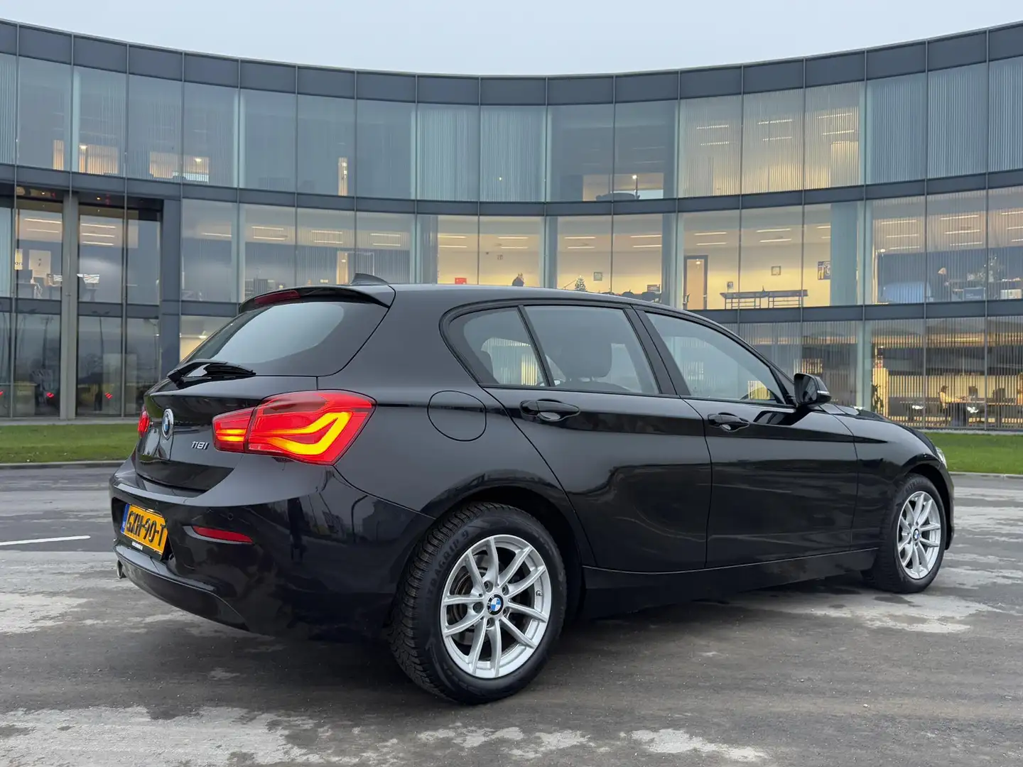 BMW 118 1-serie 118i Executive Navi, Led Schwarz - 2