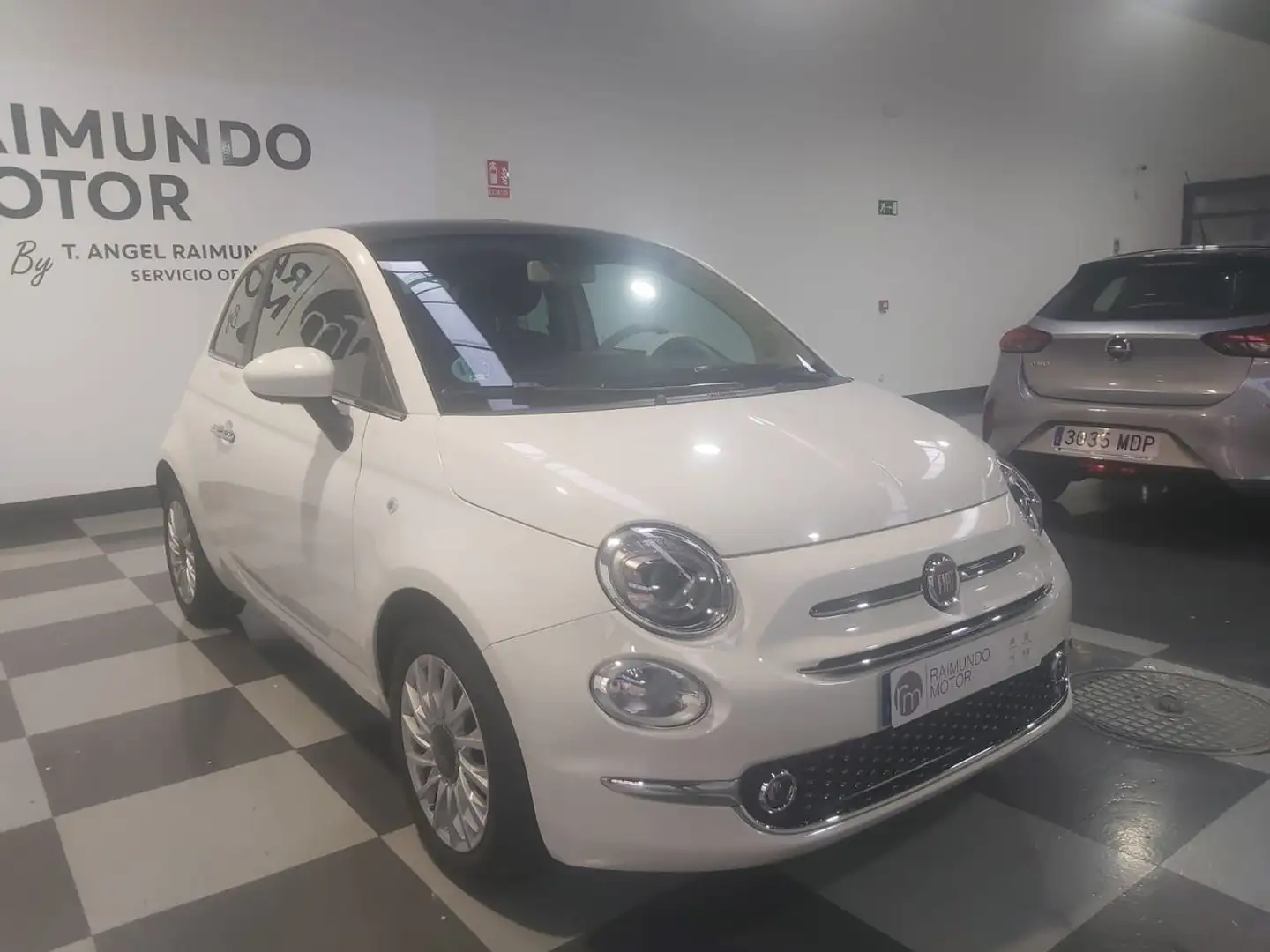 Fiat 500 DOLCEVITA 1.0 HYBRID 51KW 70CV Weiß - 2