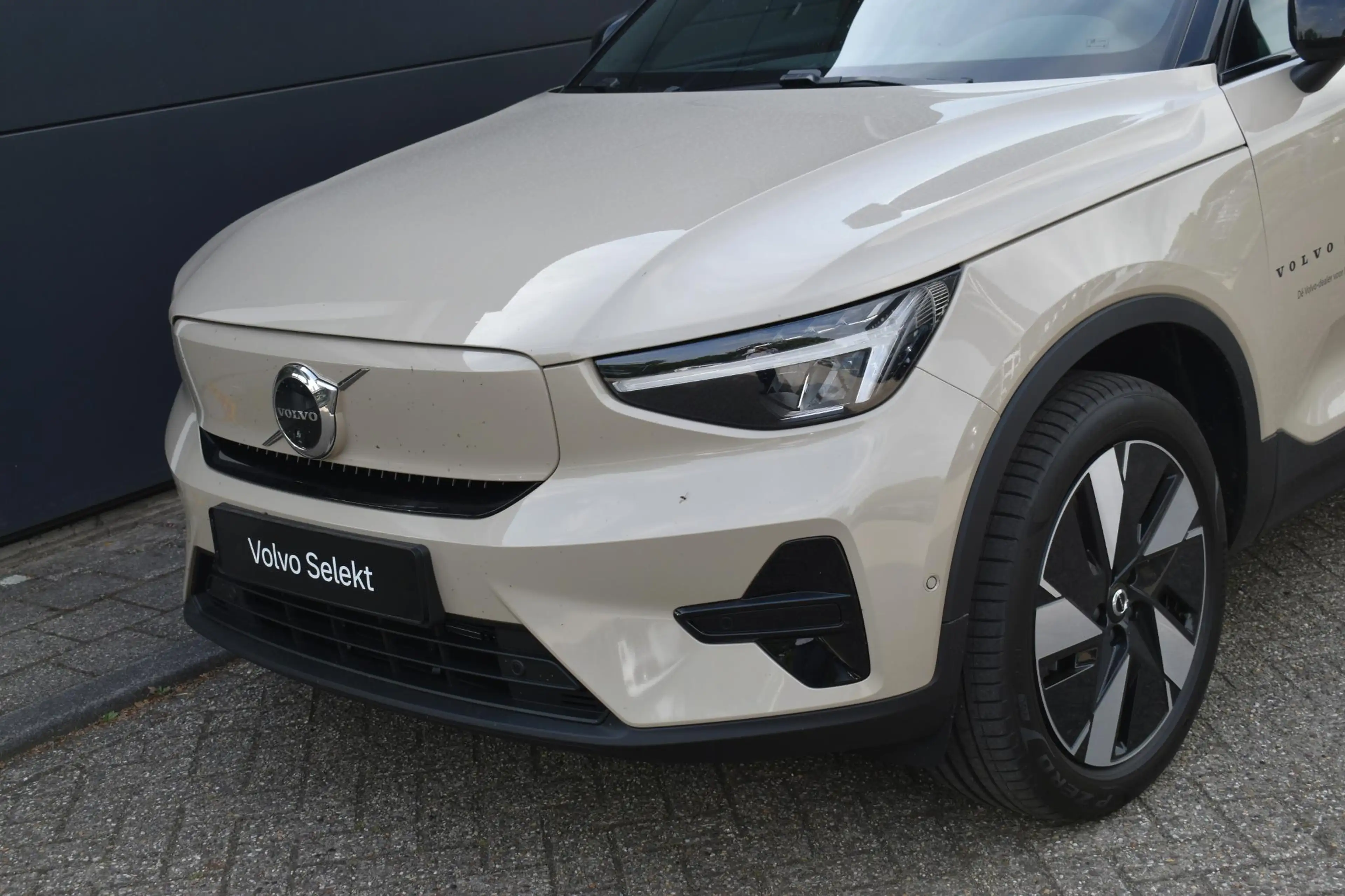 Volvo EX40 Single Motor Ext. Range Plus Europa 82 kWh | Harma — photo 4