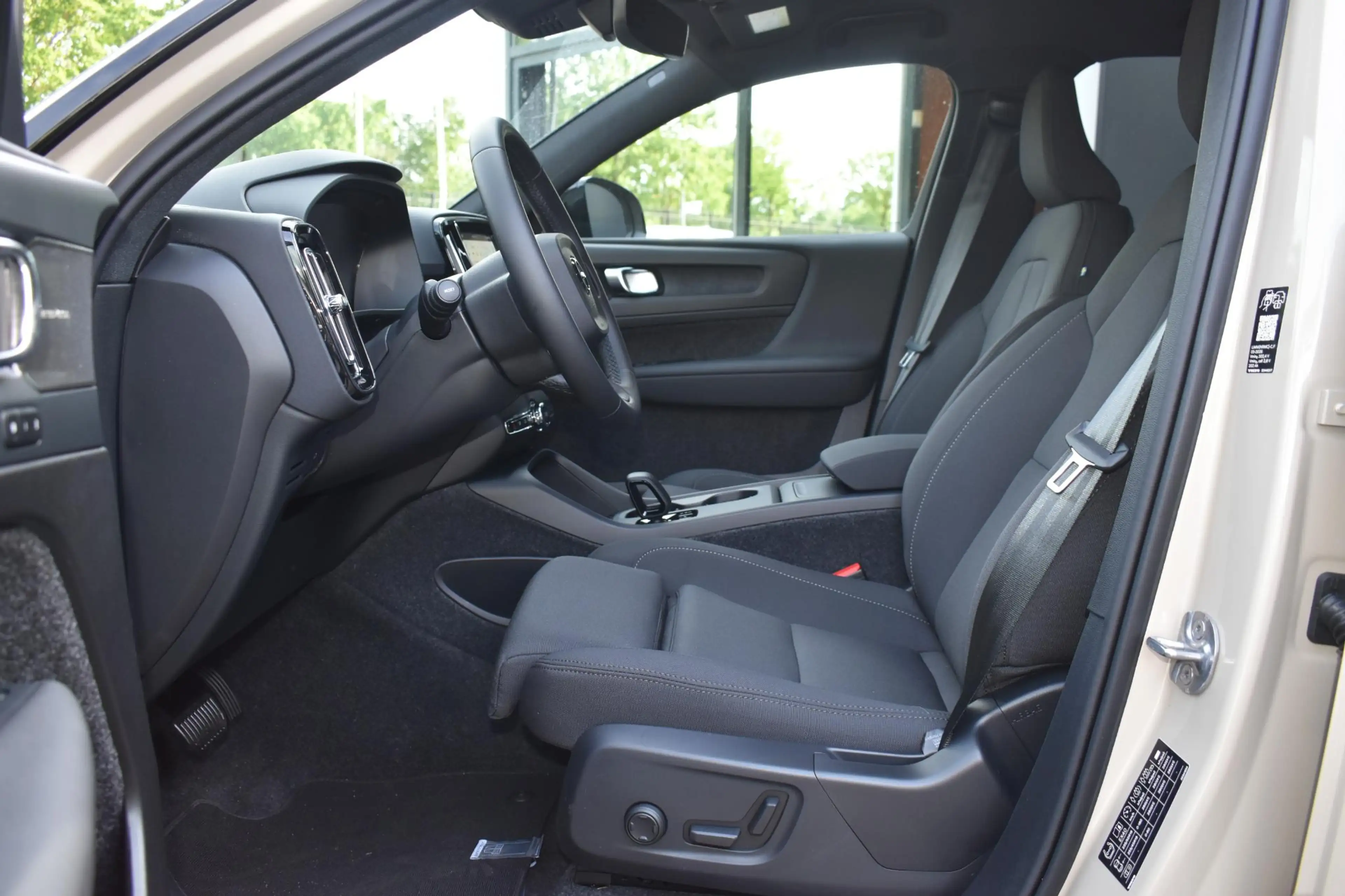 Volvo EX40 Single Motor Ext. Range Plus Europa 82 kWh | Harma — photo 11