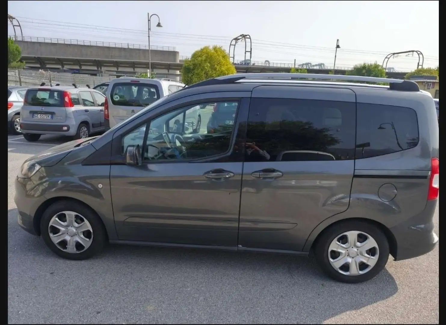 Ford Tourneo Courier Сірий - 1