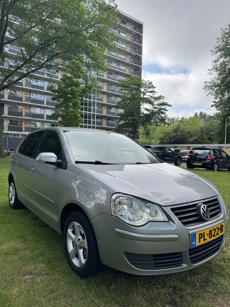 Volkswagen Polo 1.2 Comfortline - 1