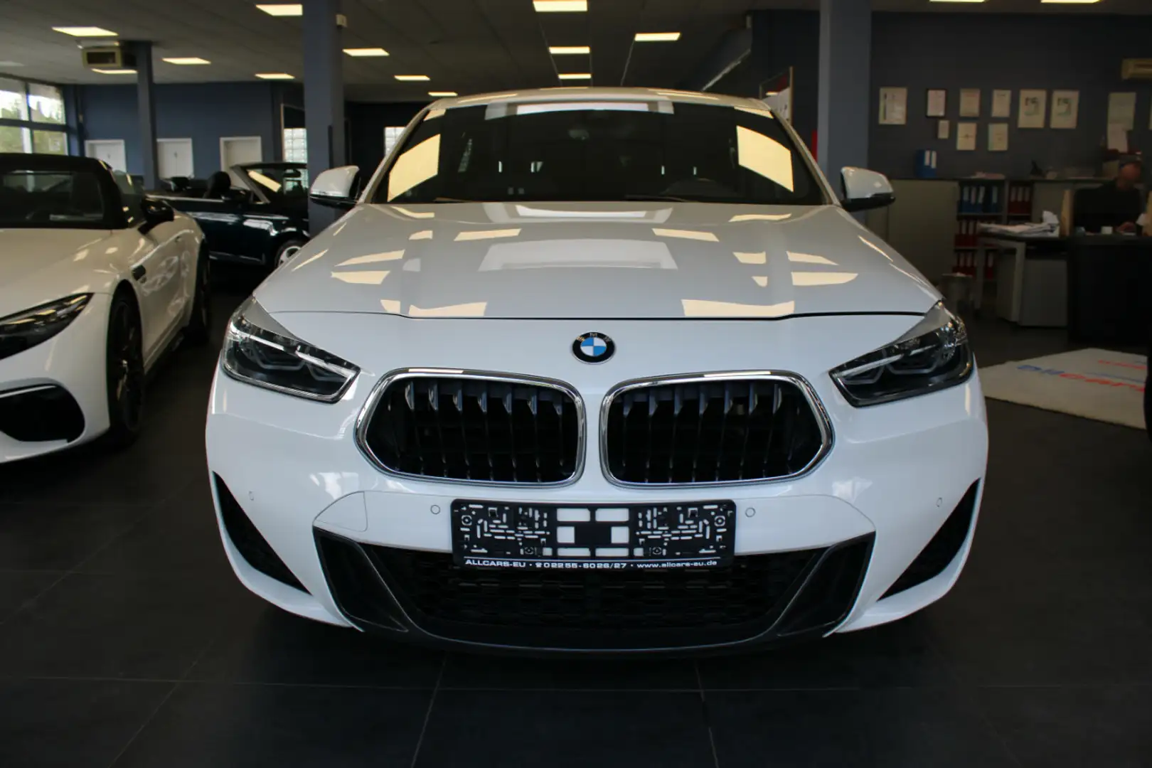 BMW X2 xDrive25e - M SPORT - Weiß - 2