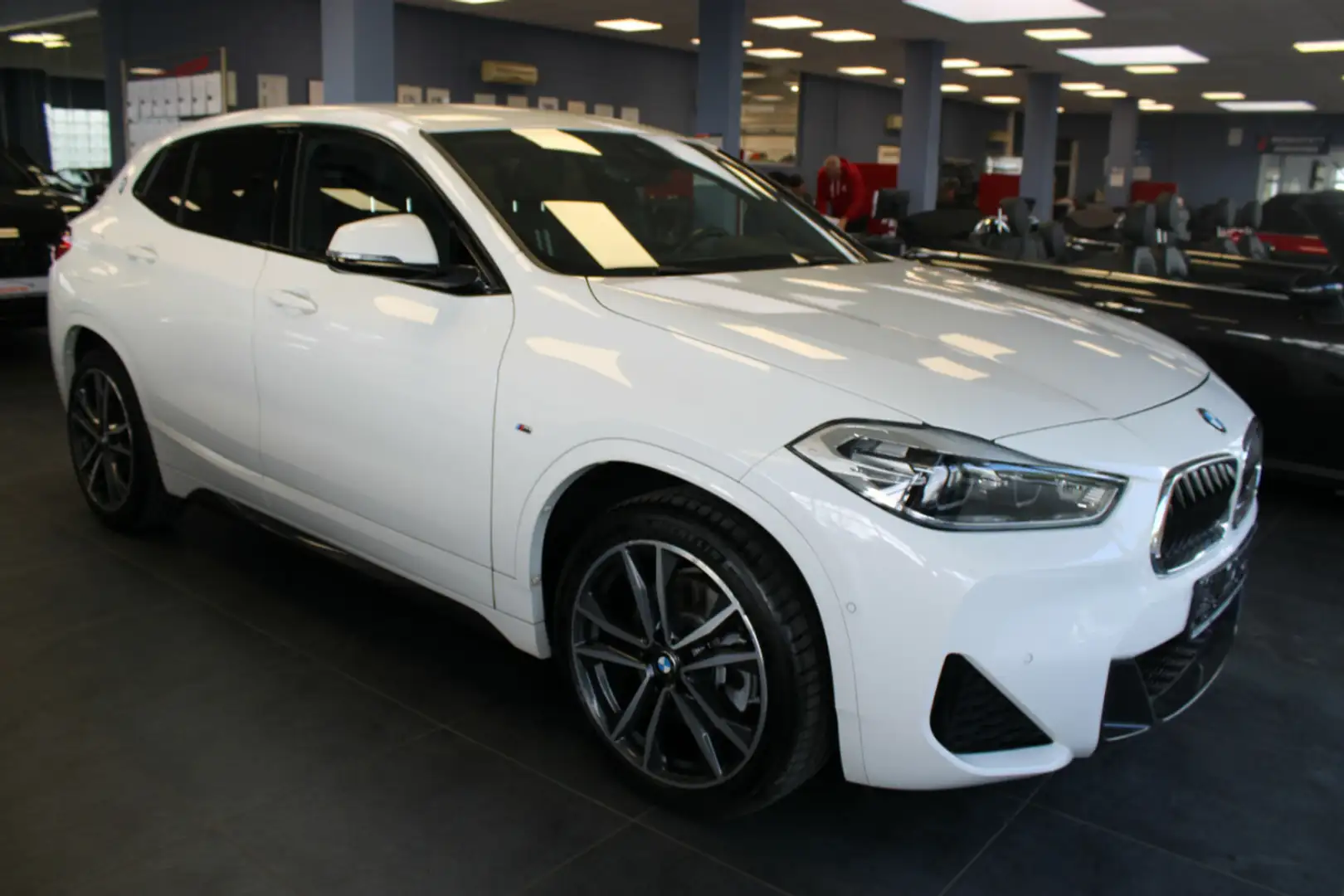 BMW X2 xDrive25e - M SPORT - Weiß - 1
