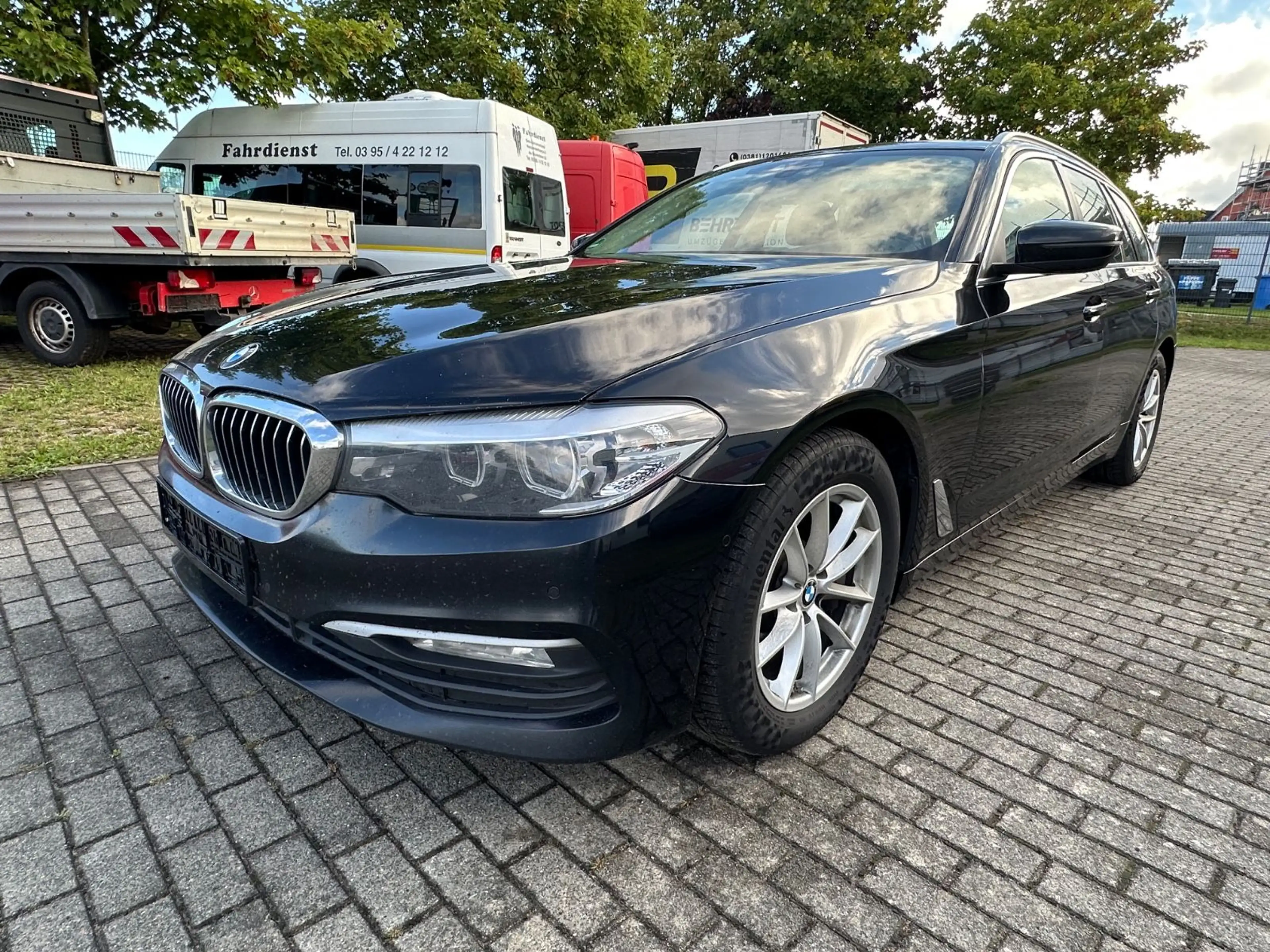 BMW 530 5 Touring 530 d xDrive Allrad — photo 2