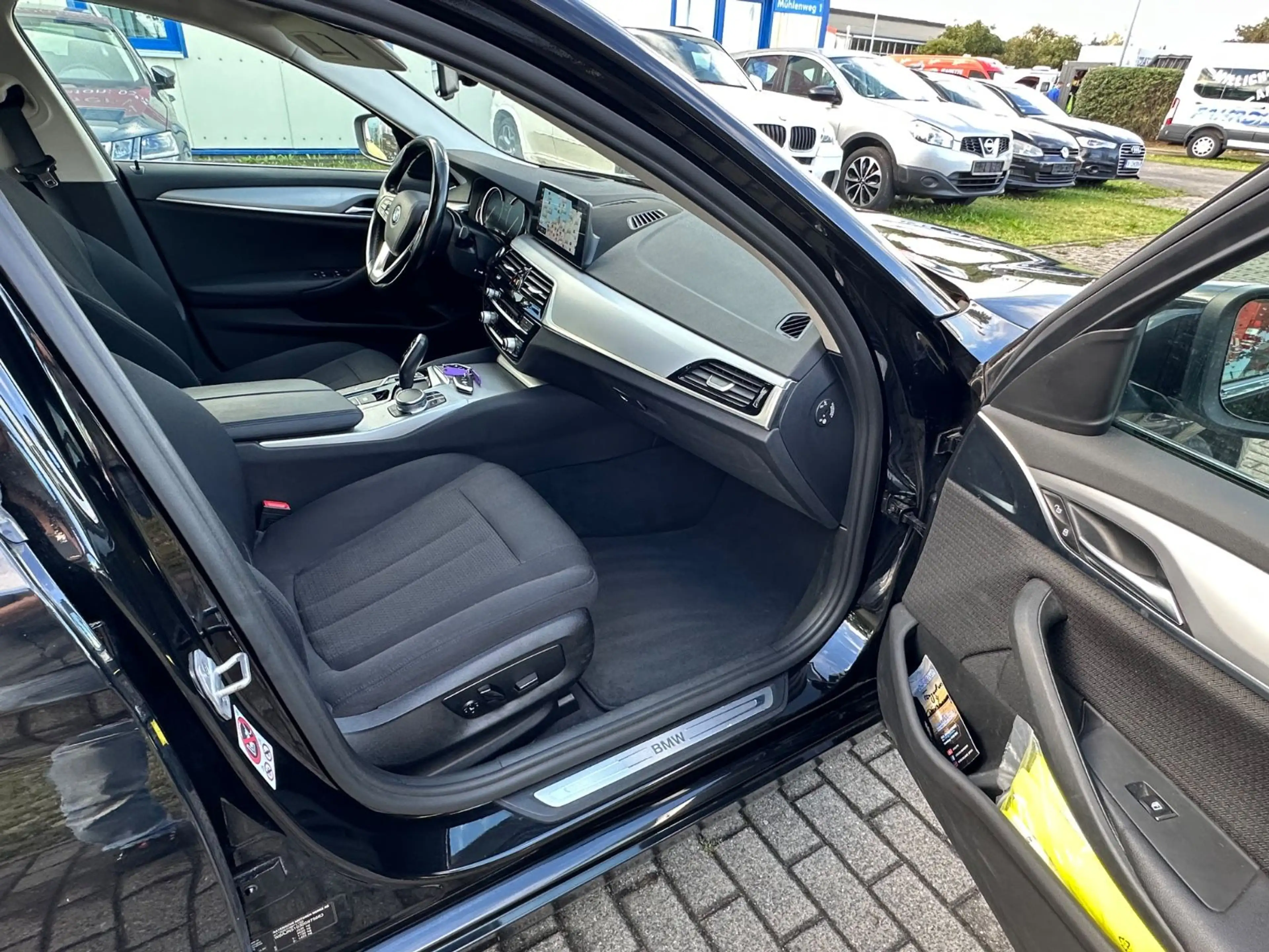 BMW 530 5 Touring 530 d xDrive Allrad — photo 9