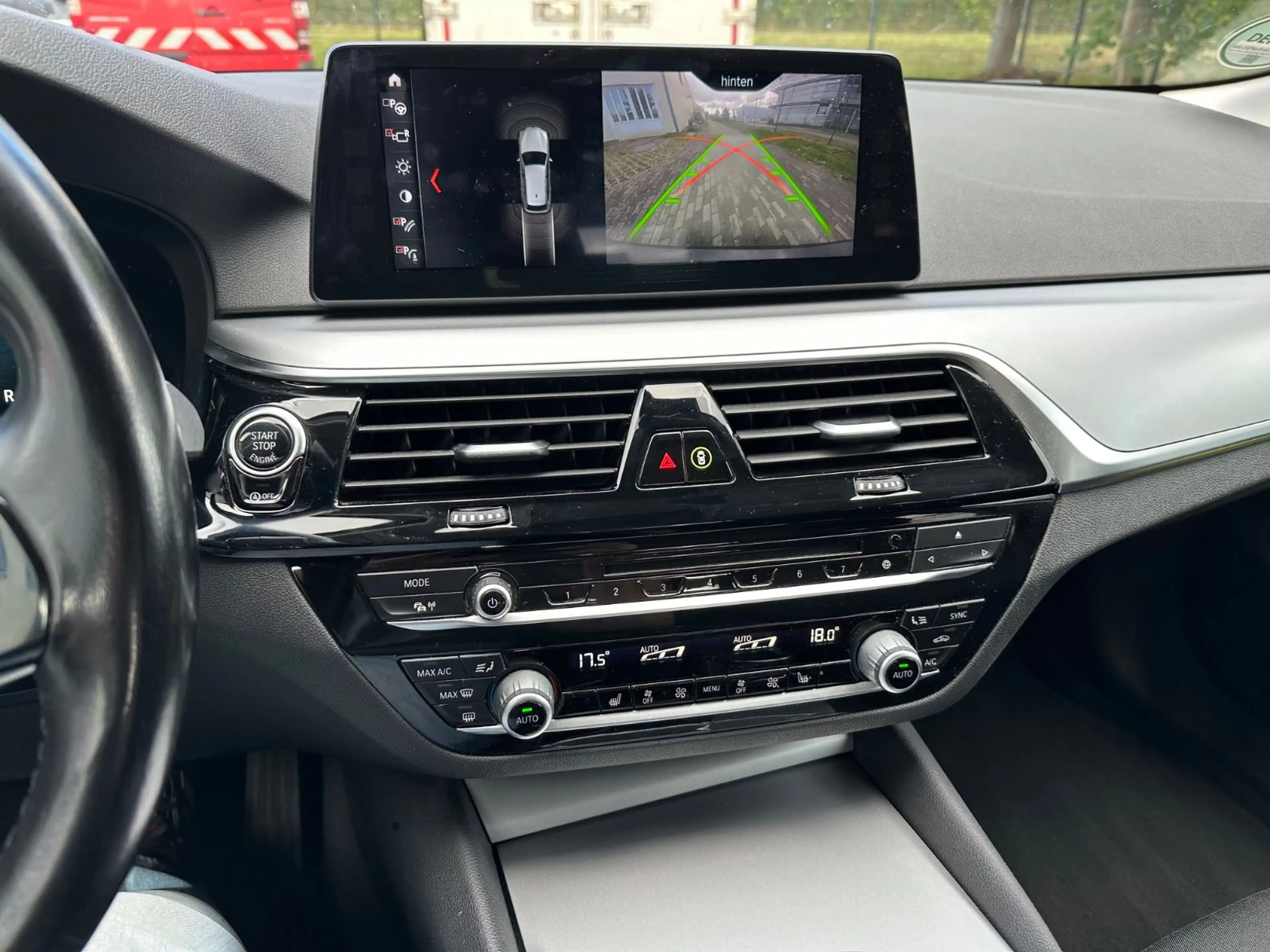 BMW 530 5 Touring 530 d xDrive Allrad — photo 14