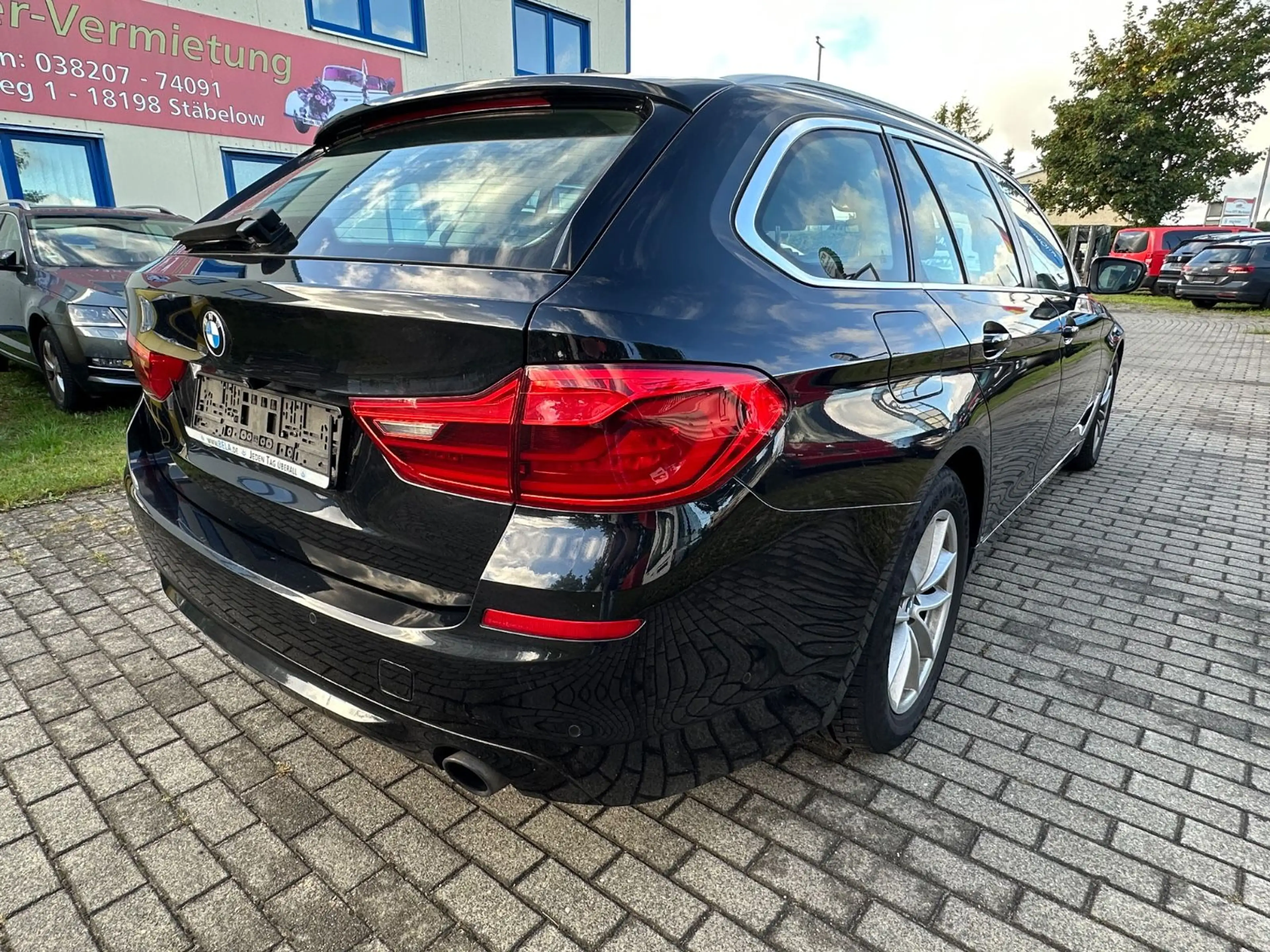 BMW 530 5 Touring 530 d xDrive Allrad — photo 3