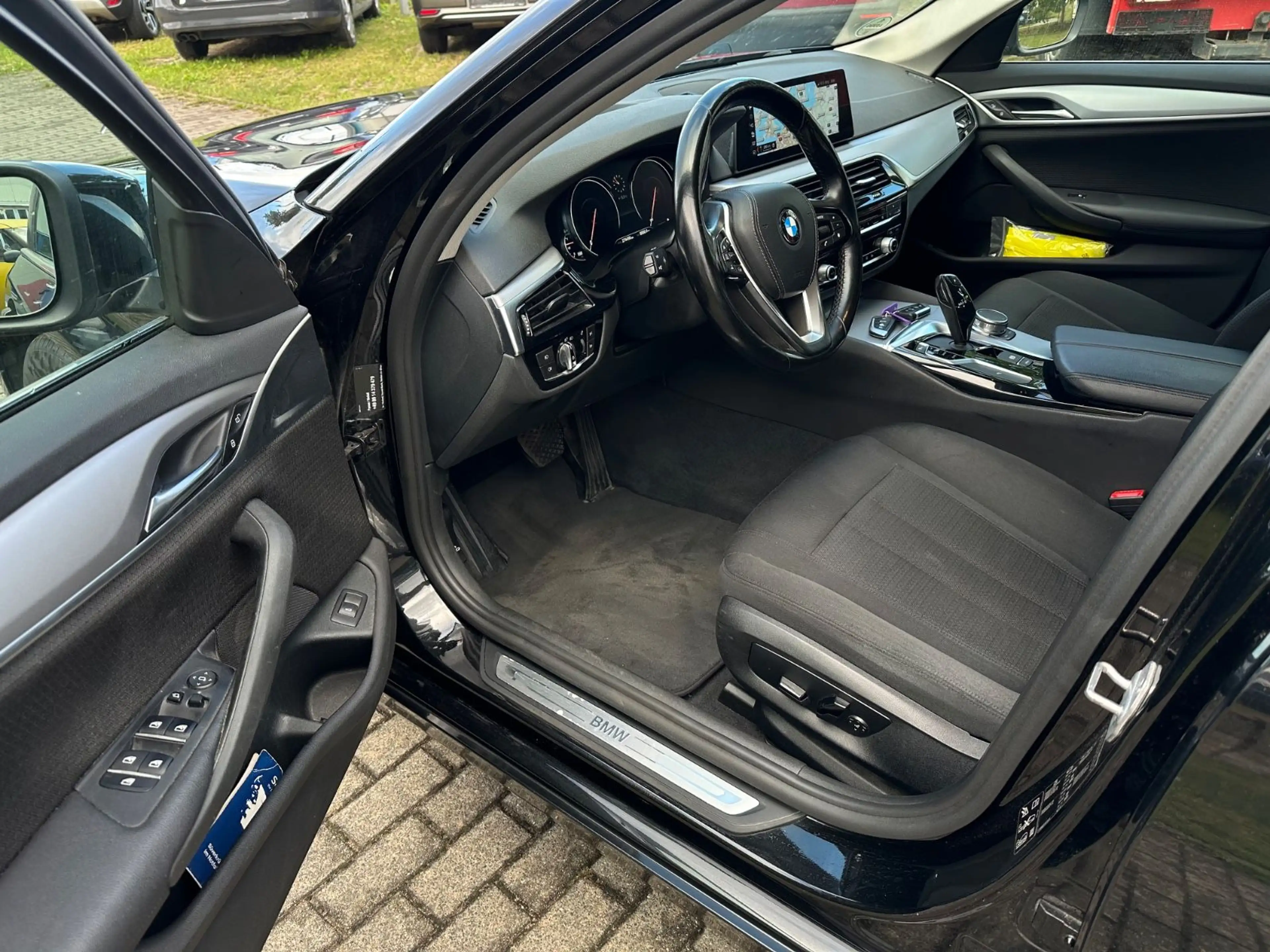 BMW 530 5 Touring 530 d xDrive Allrad — photo 10