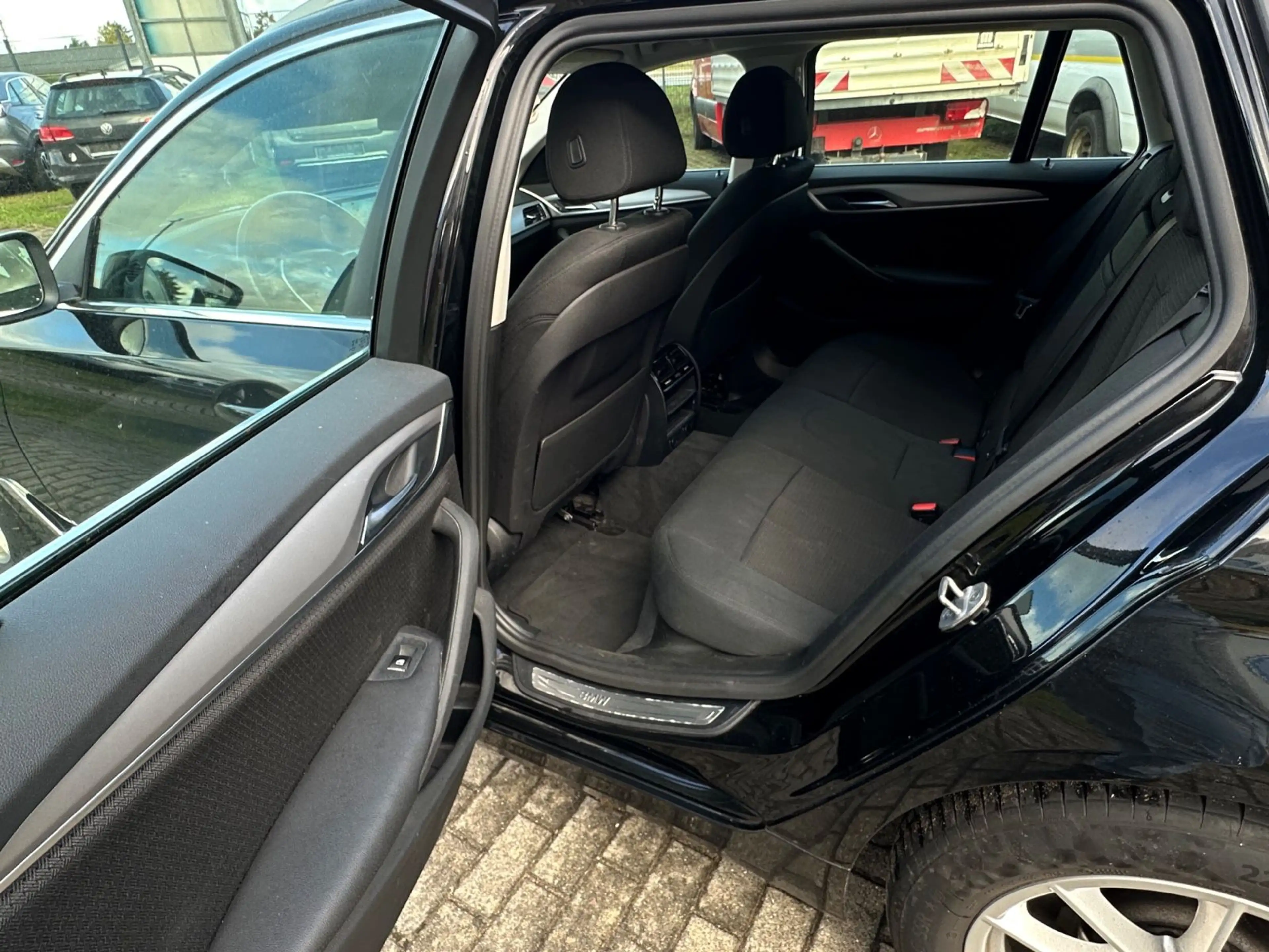 BMW 530 5 Touring 530 d xDrive Allrad — photo 11