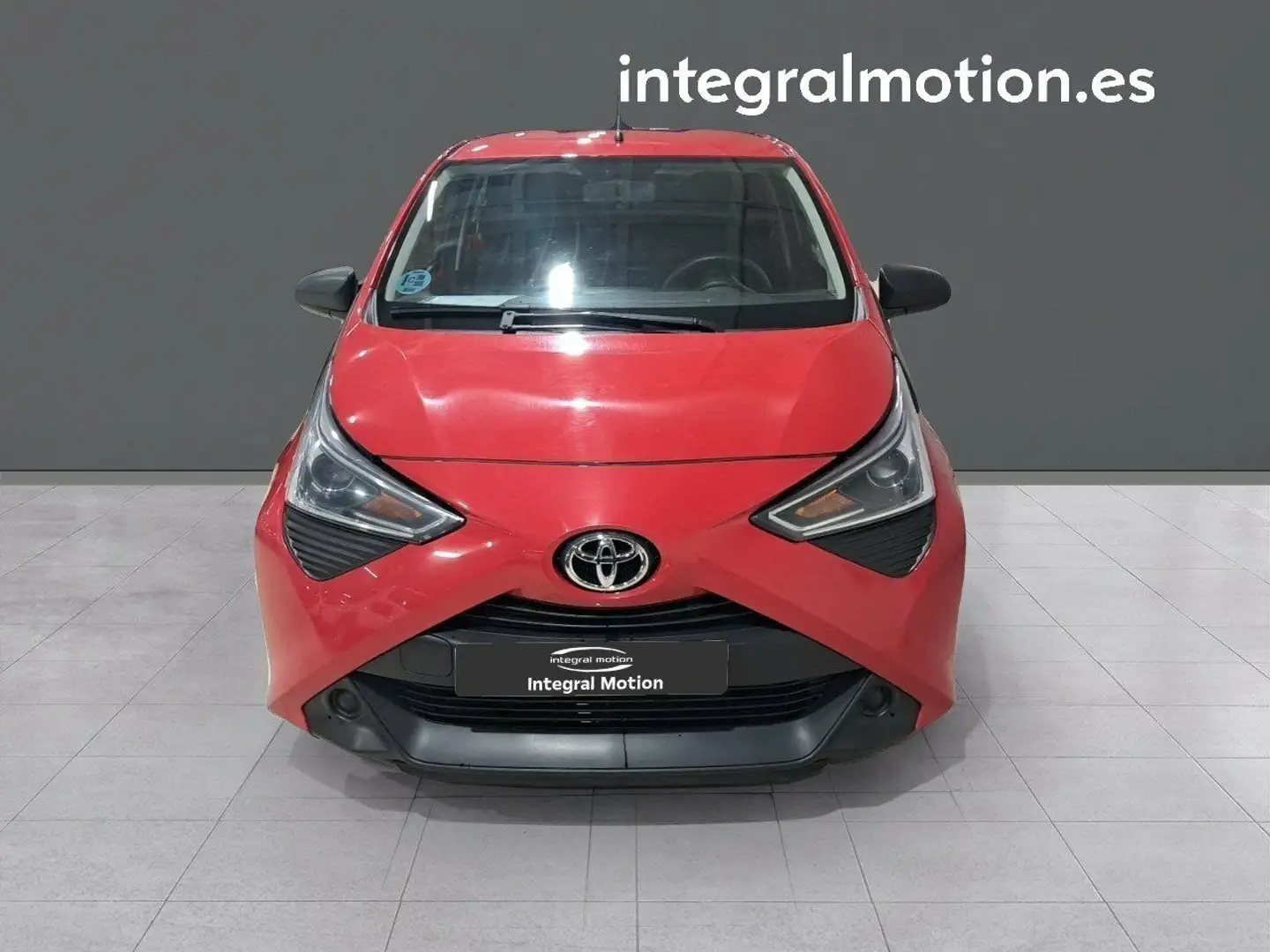 Toyota Aygo 70 x-play Rojo - 2