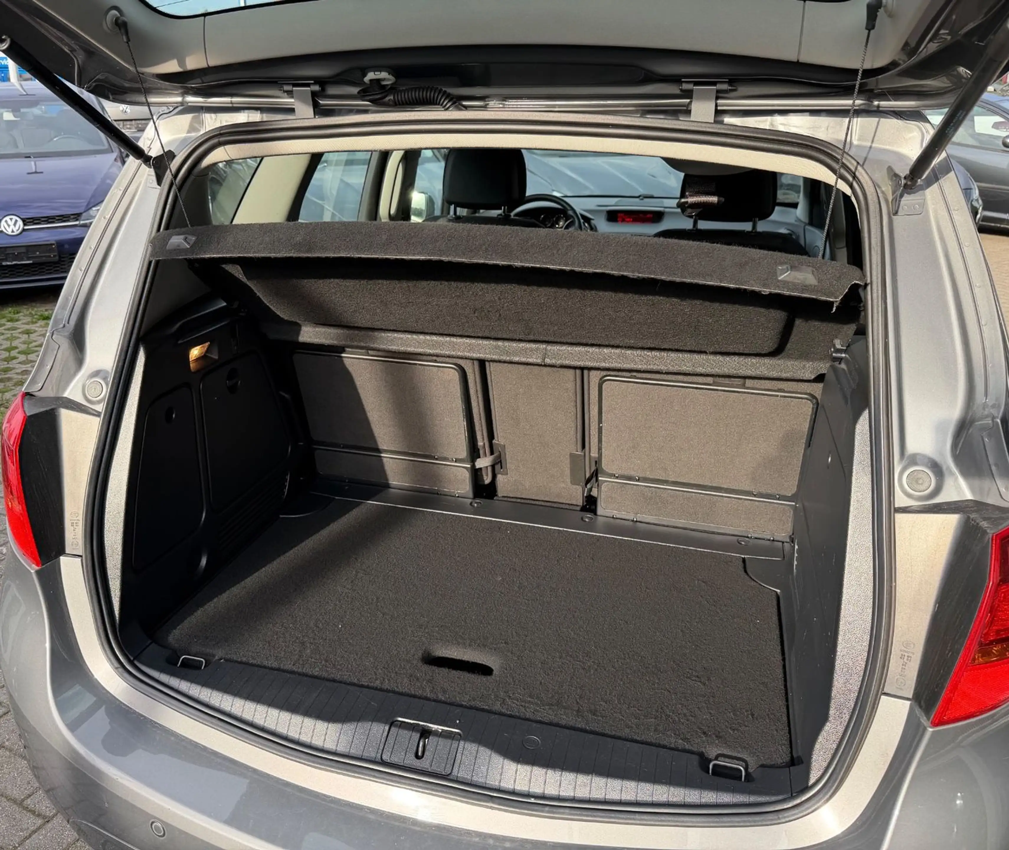 Opel Meriva B Style — photo 13