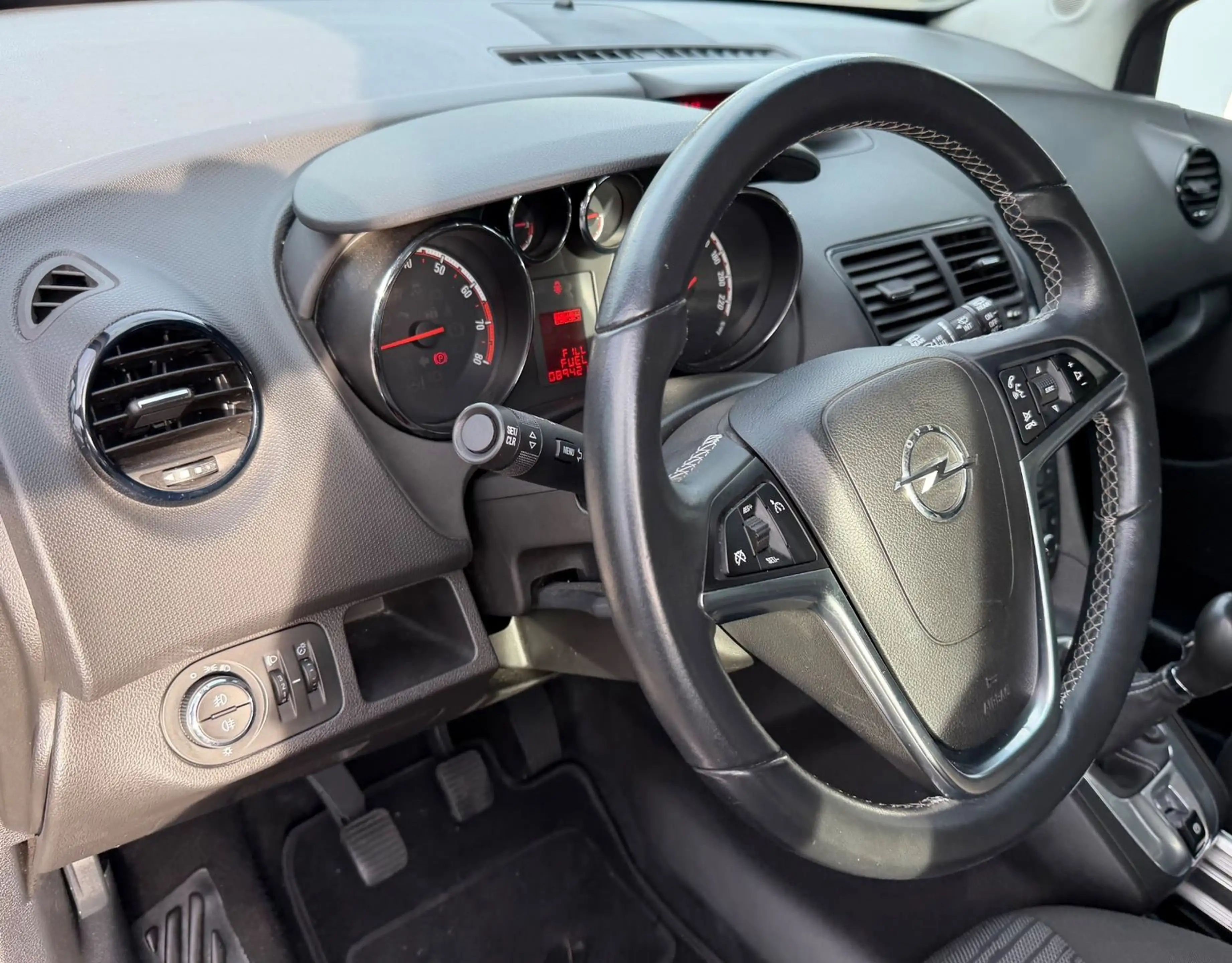Opel Meriva B Style — photo 8