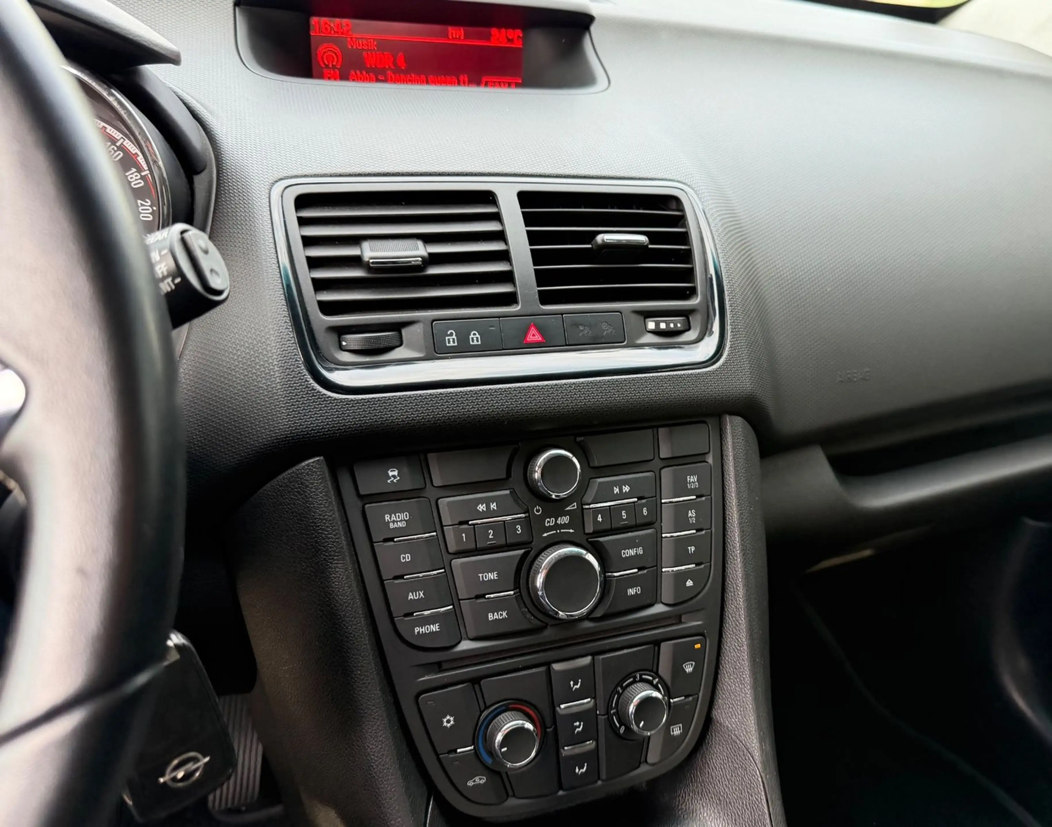 Opel Meriva B Style — photo 10