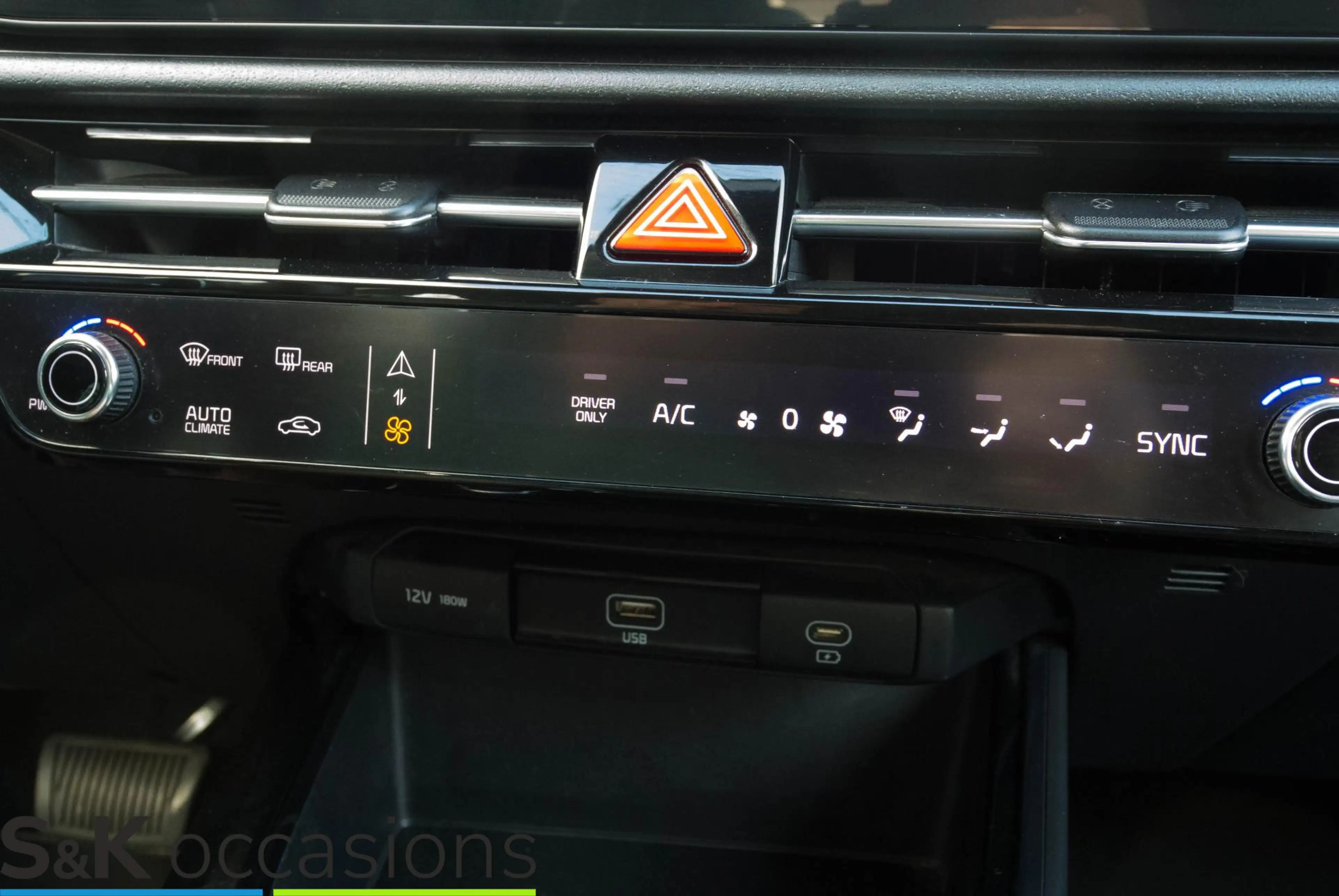 Kia Niro 1.6 GDi Hybrid DynamicLine — photo 12
