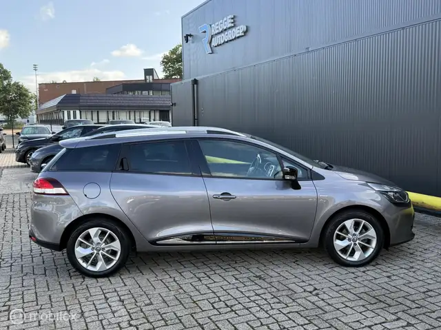 Renault Clio view 9