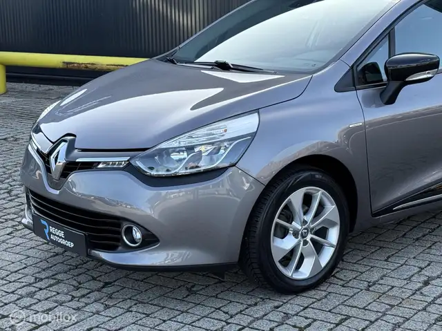 Renault Clio view 6