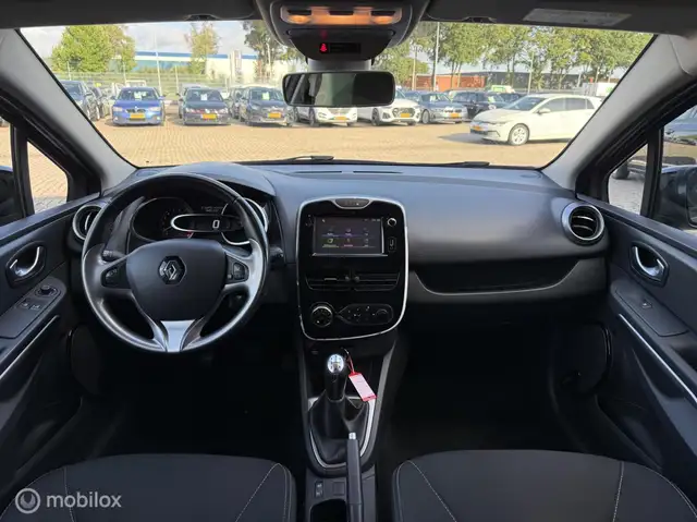 Renault Clio view 2
