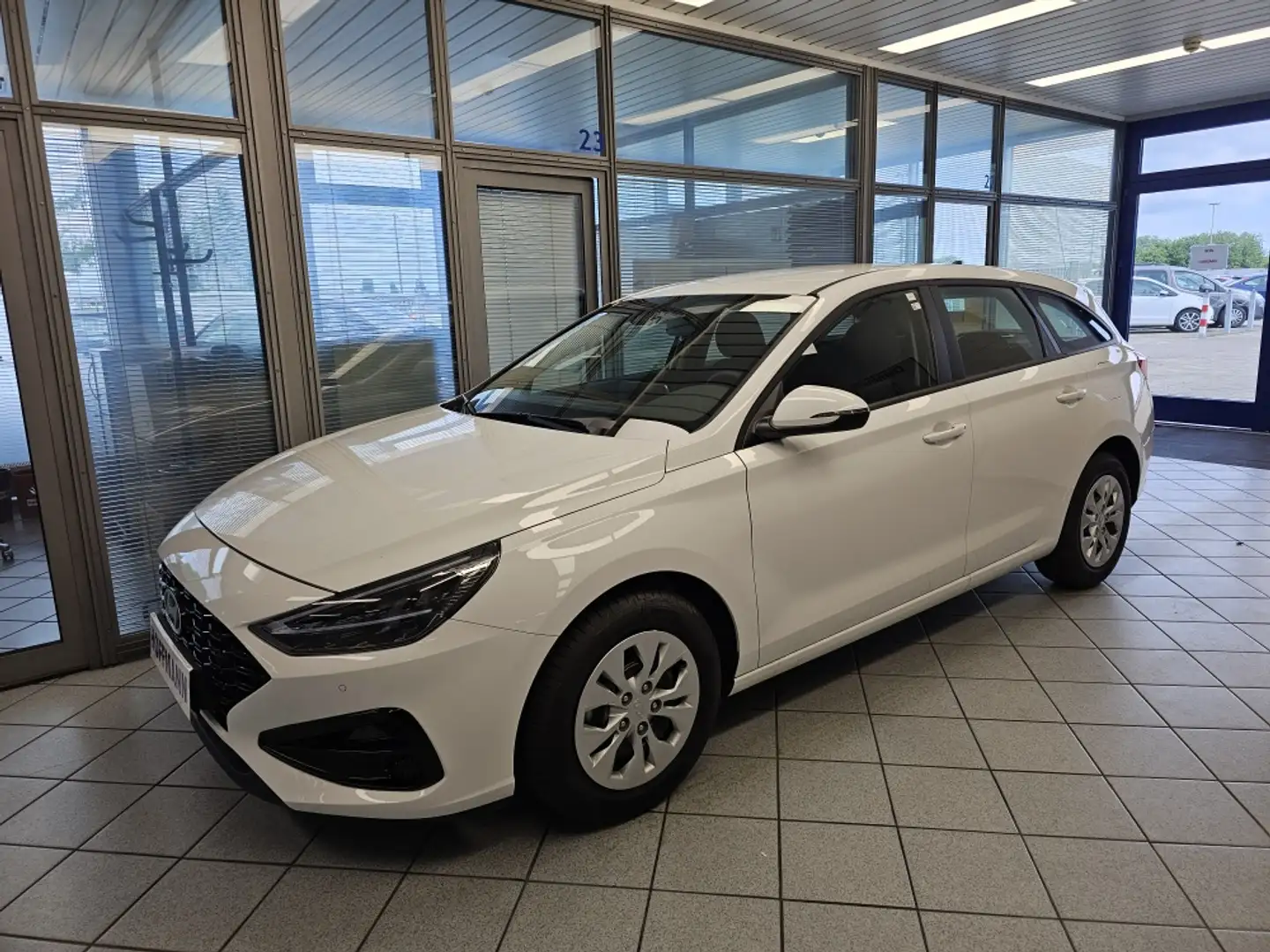 Hyundai i30 Klima,PDC v/h,Rückf.-kamera,Navi White - 2