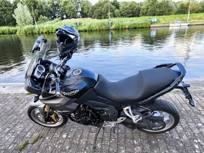 Triumph Tiger 1050 - foto 3